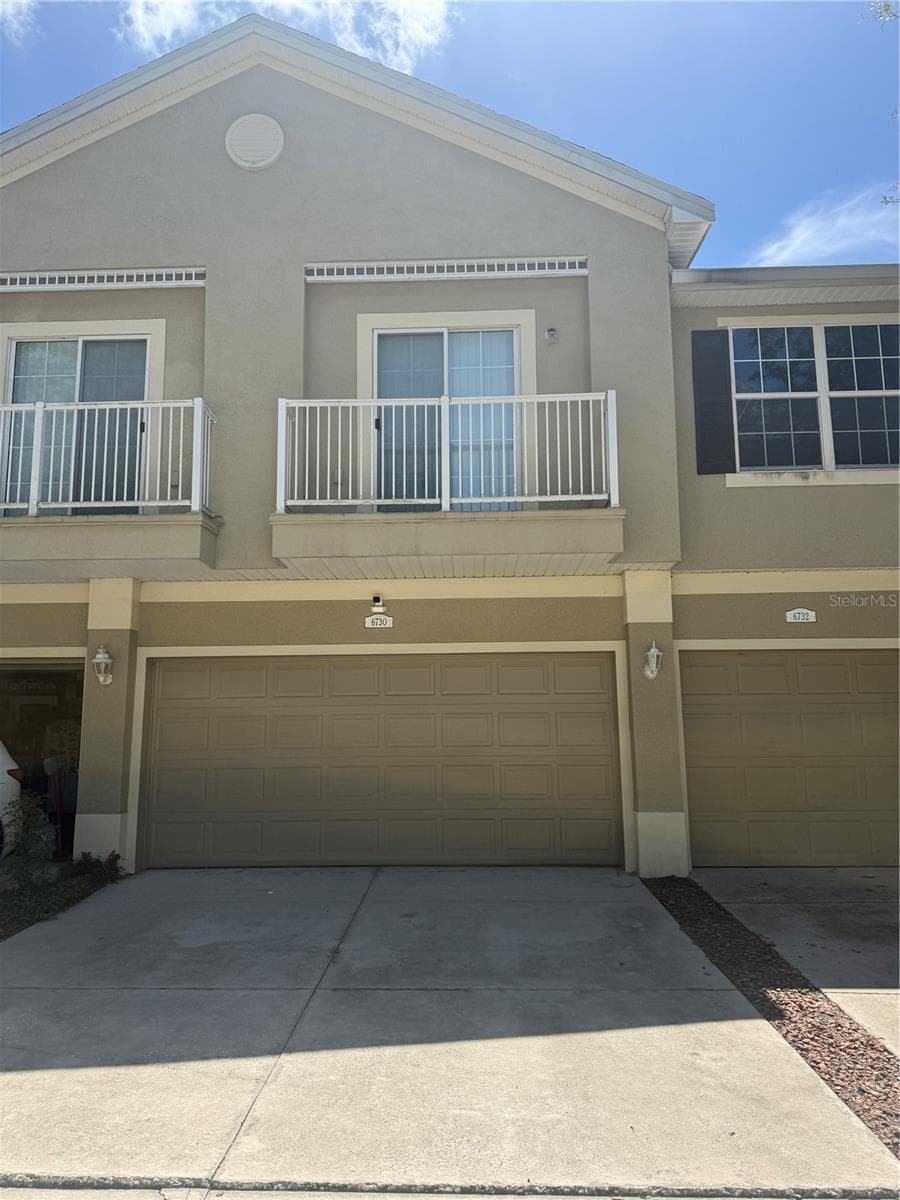 6730 EAGLE FEATHER DR