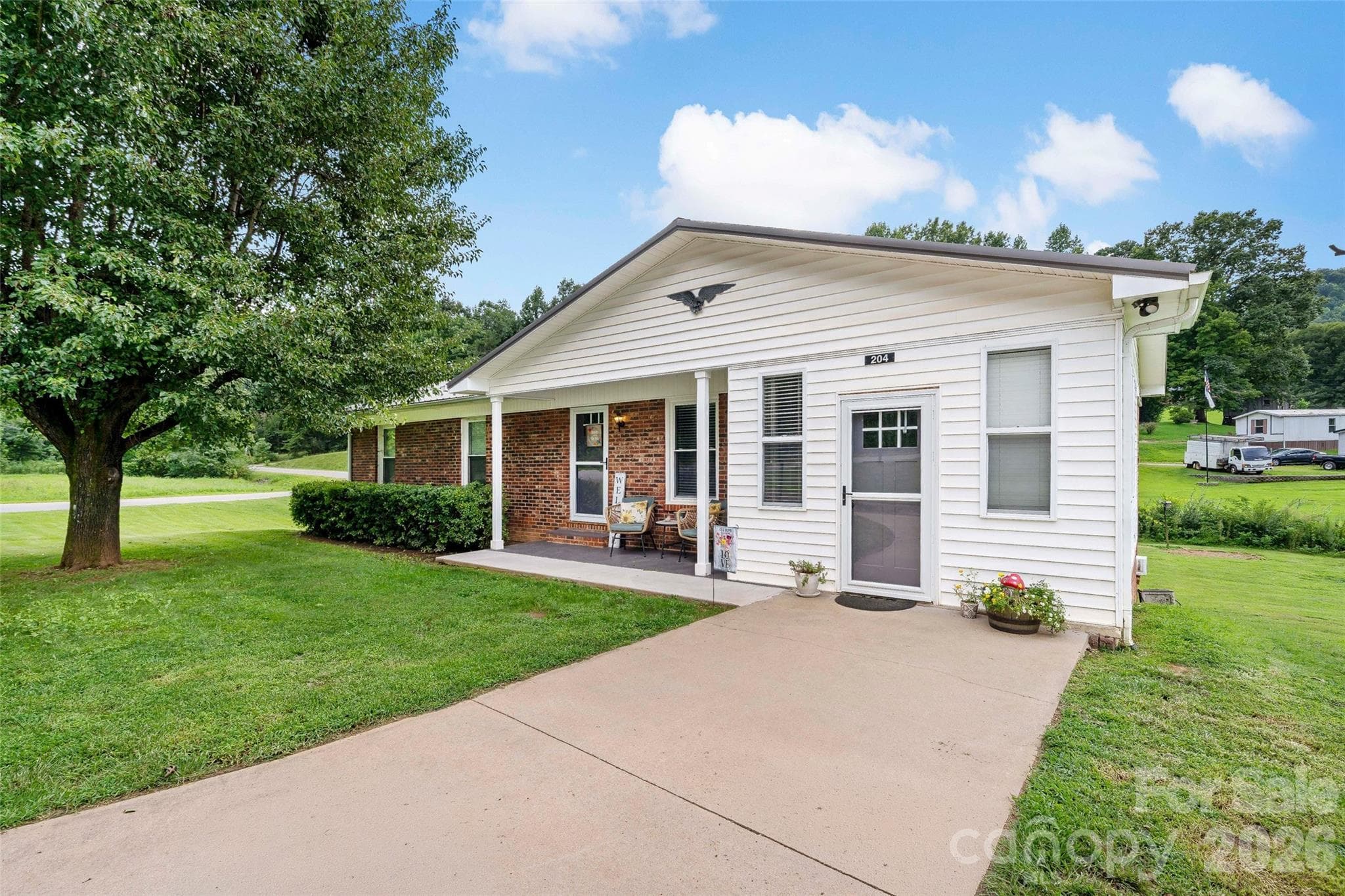 Single Family Residence at 204 Quail Hollow Road, Marion, photo 3 of 34