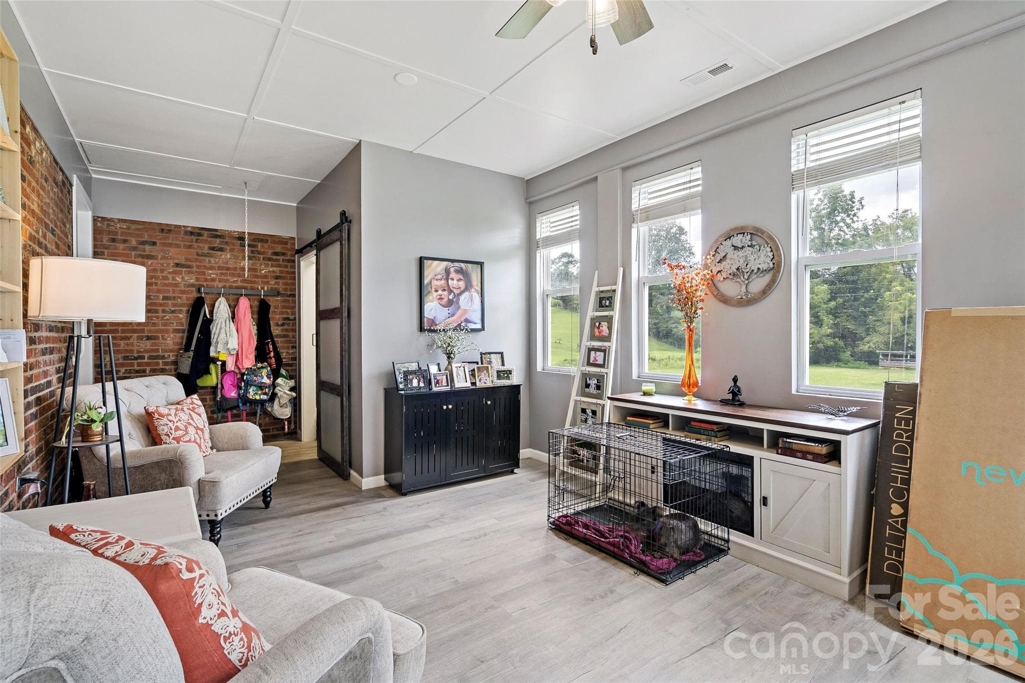 Single Family Residence at 204 Quail Hollow Road, Marion, photo 16 of 34