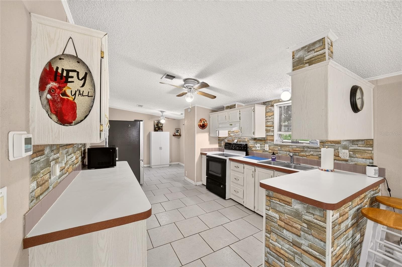 Kitchen - 15355 SE 113TH STREET RD, OCKLAWAHA
