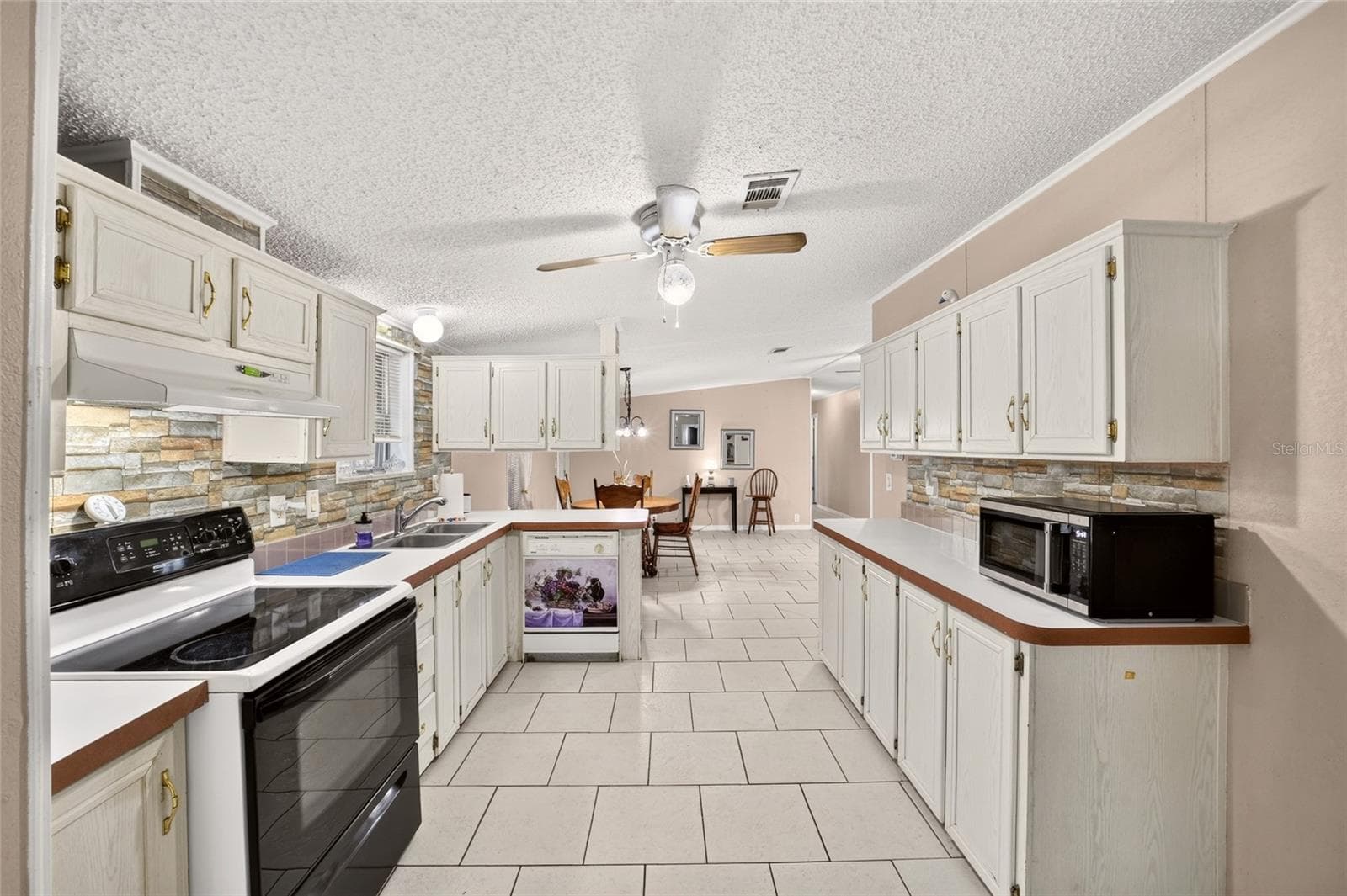 Kitchen - 15355 SE 113TH STREET RD, OCKLAWAHA