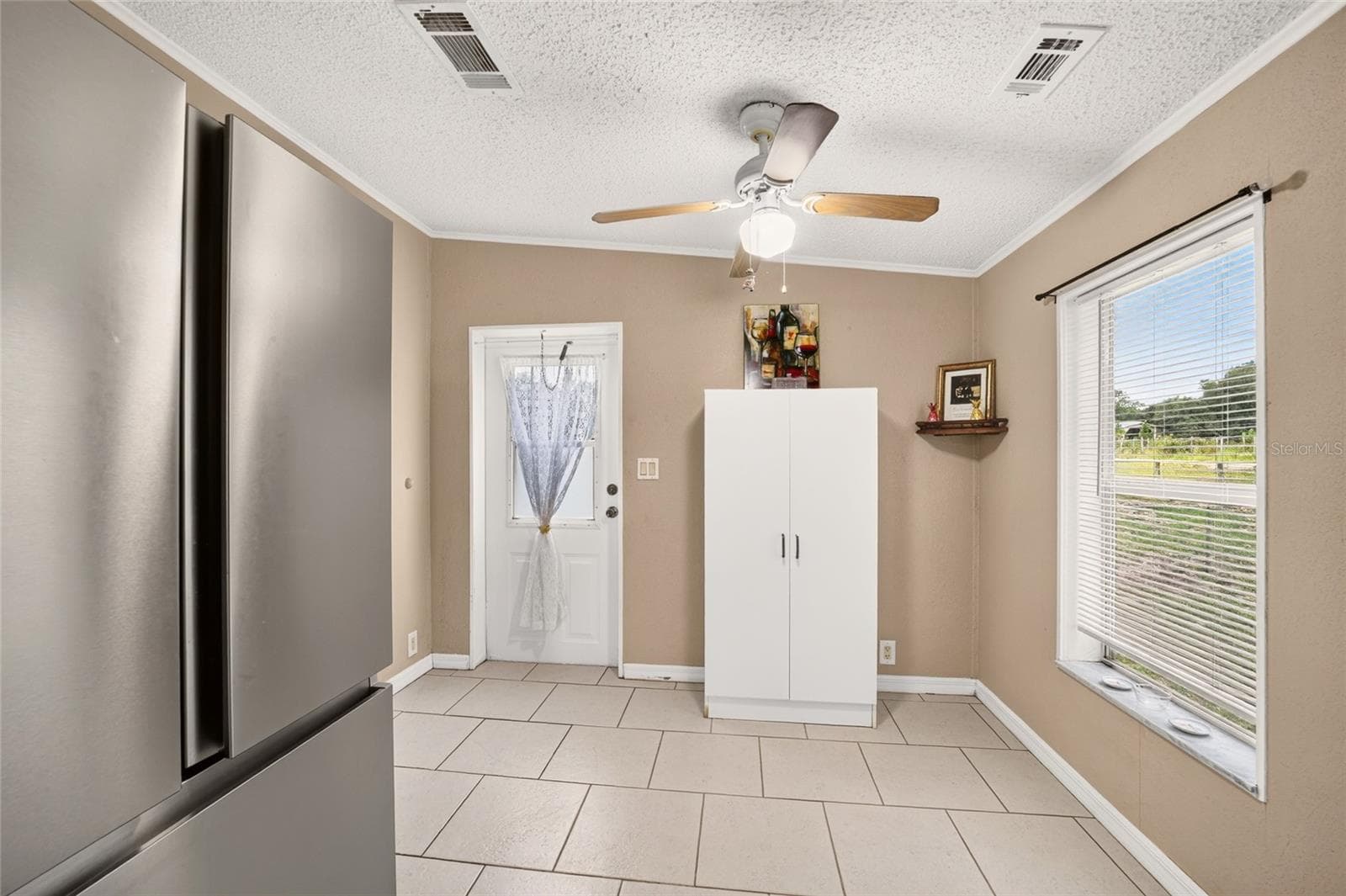 Breakfast Nook - 15355 SE 113TH STREET RD, OCKLAWAHA
