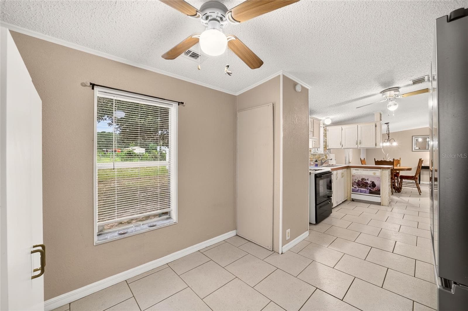 Breakfast Nook - 15355 SE 113TH STREET RD, OCKLAWAHA