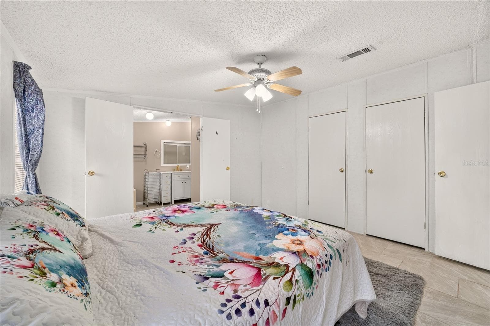 Primary Bedroom - 15355 SE 113TH STREET RD, OCKLAWAHA