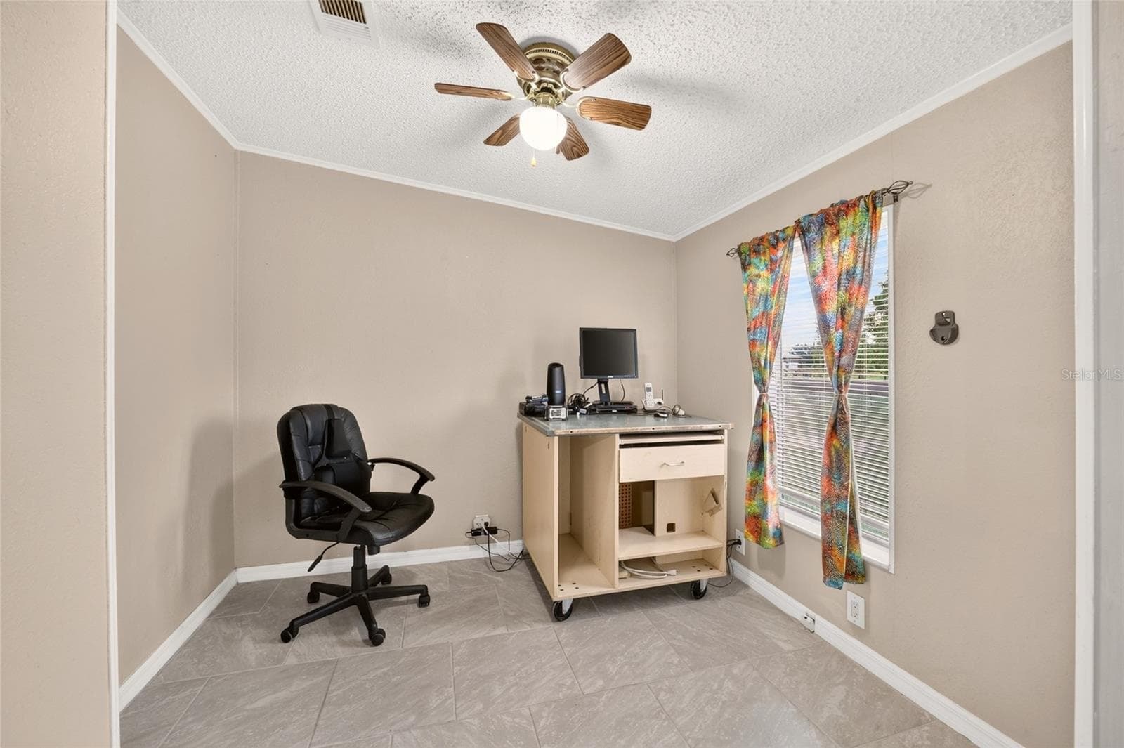 Den/Office - 15355 SE 113TH STREET RD, OCKLAWAHA
