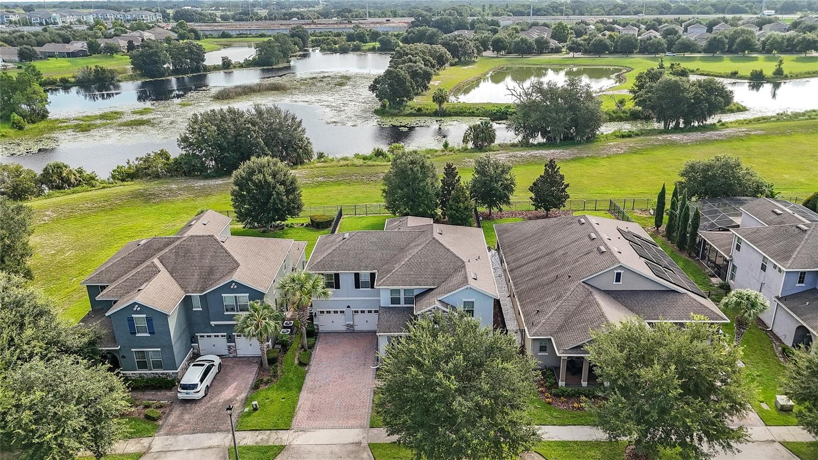 Single Family Residence at 15671 MARINA BAY DR, WINTER GARDEN, photo 2 of 46