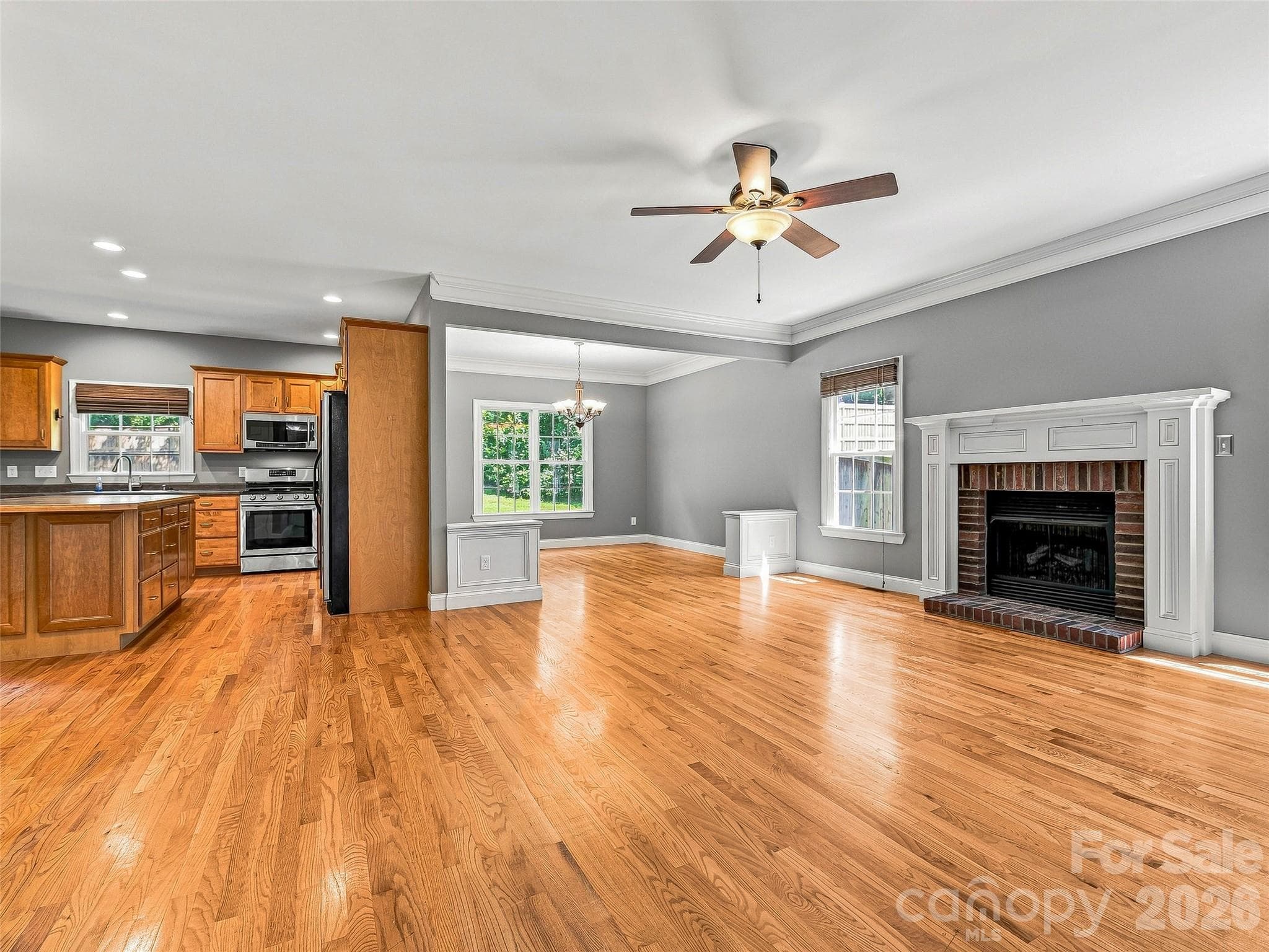 Single Family Residence at 5 Amelia Court, Arden, photo 8 of 39