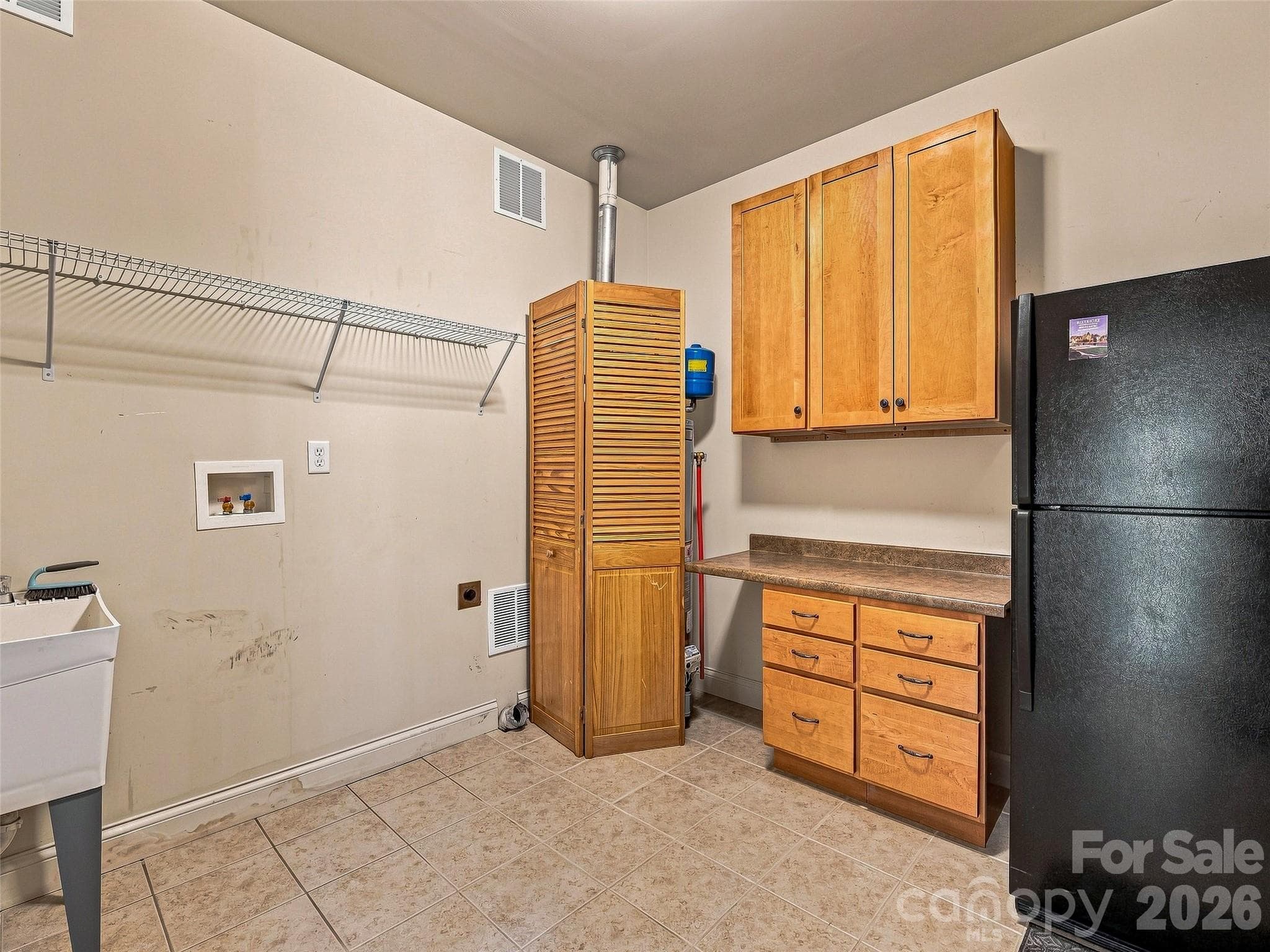 Single Family Residence at 5 Amelia Court, Arden, photo 16 of 39