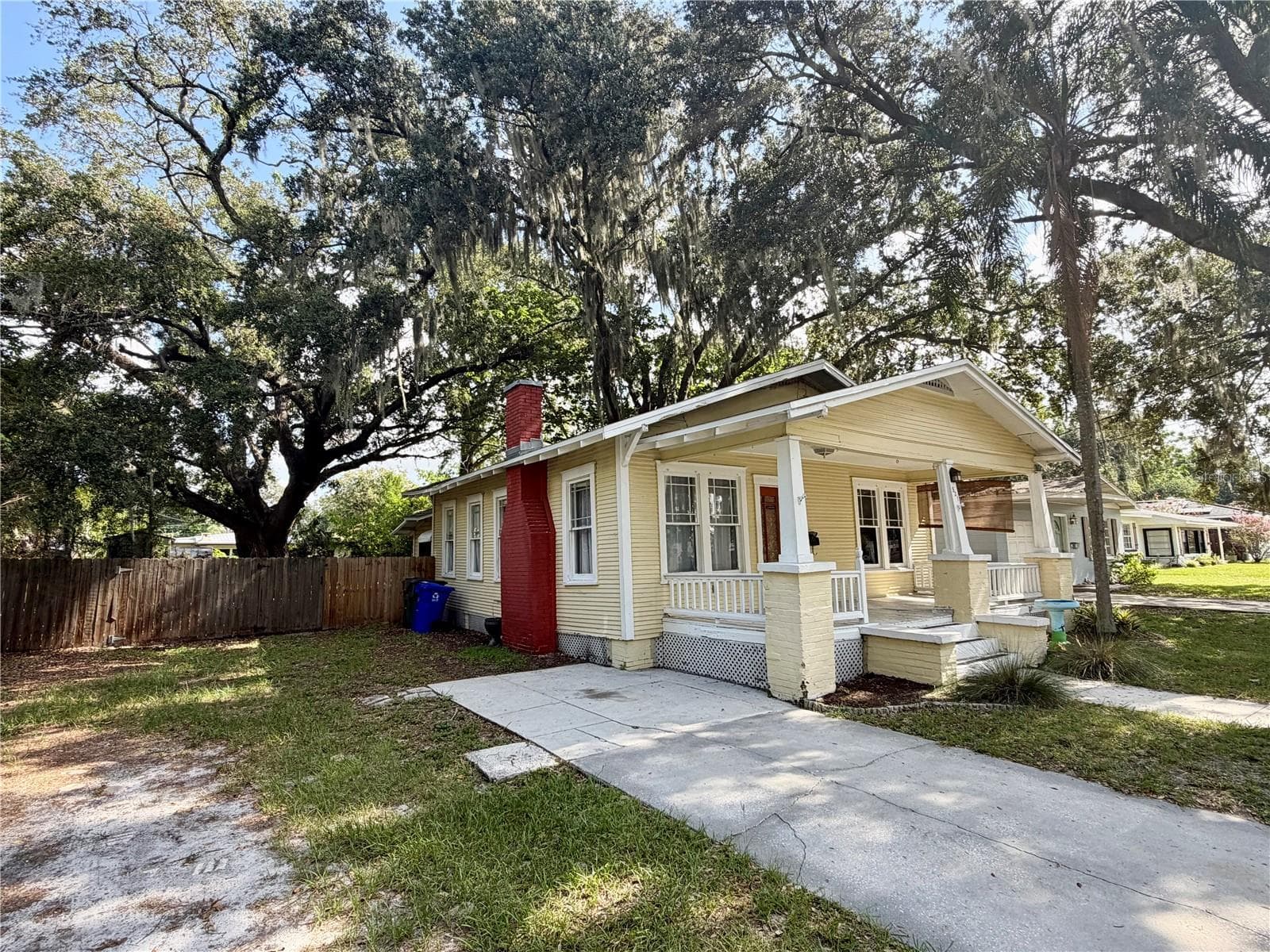 Single Family Residence at 521 YOUNG PL, LAKELAND, photo 3 of 47