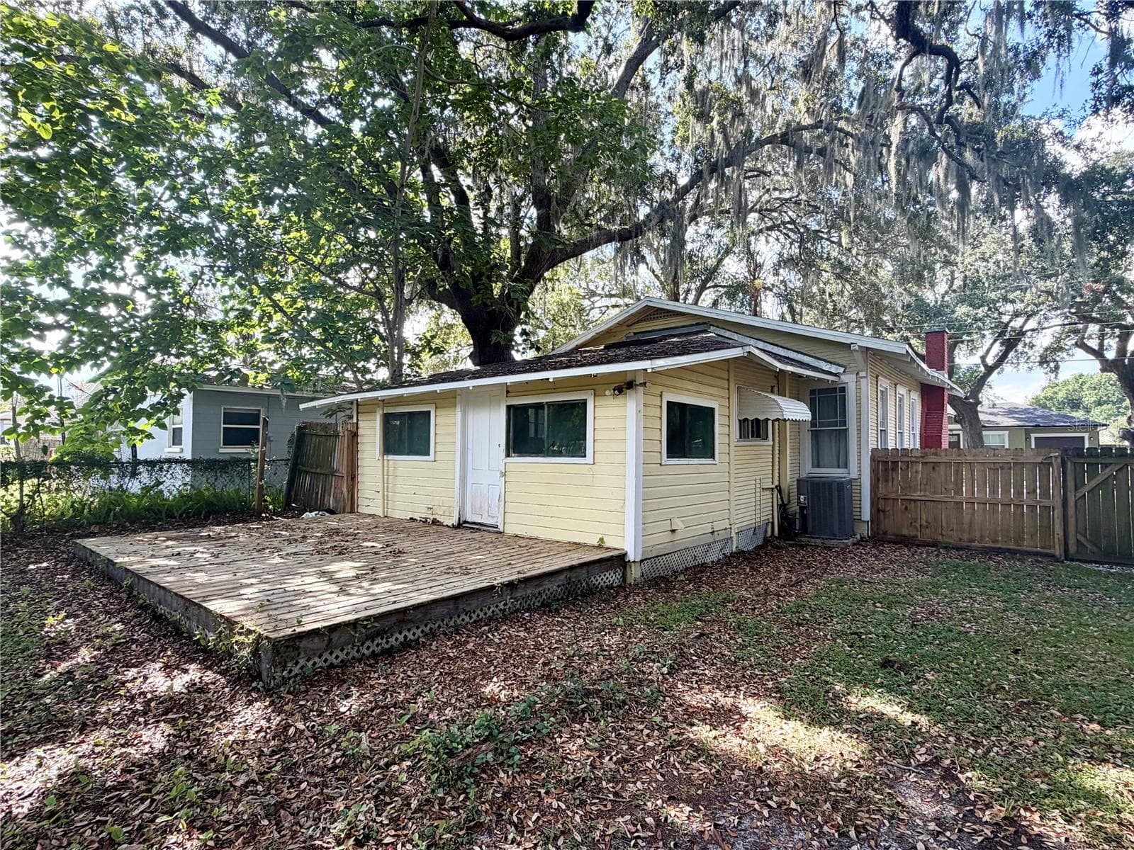 Single Family Residence at 521 YOUNG PL, LAKELAND, photo 12 of 47