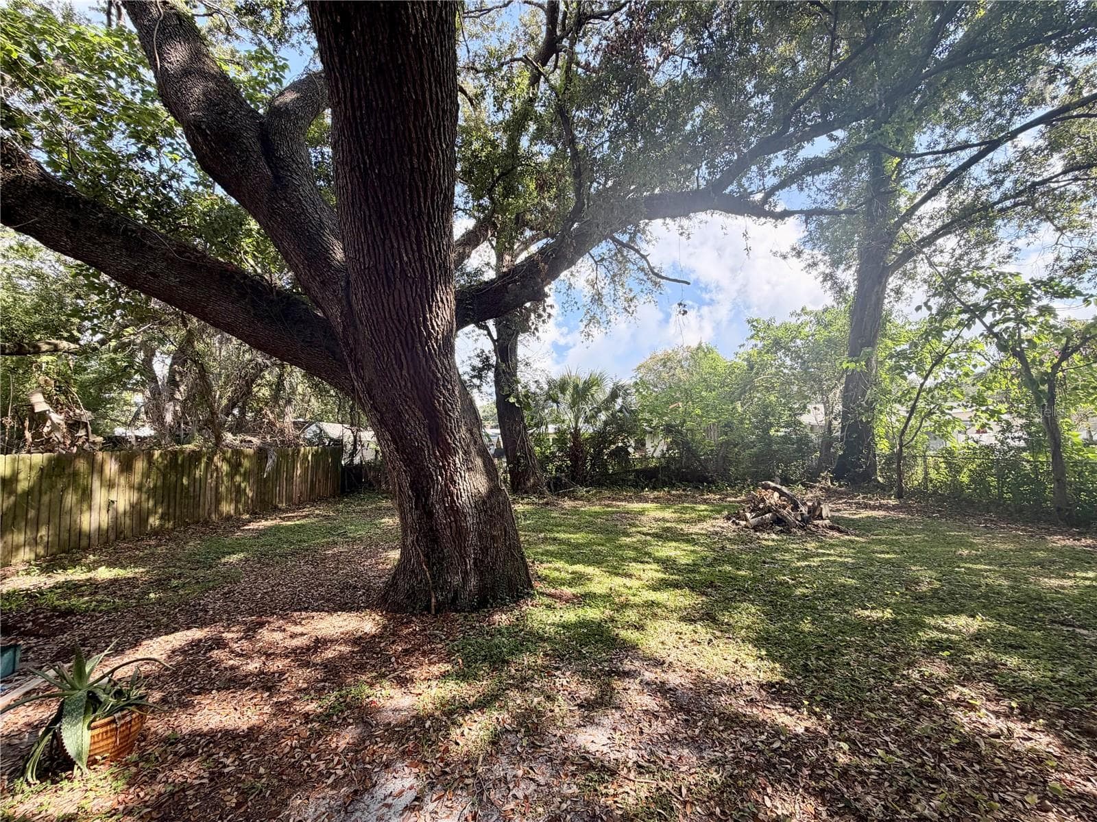 Single Family Residence at 521 YOUNG PL, LAKELAND, photo 16 of 47