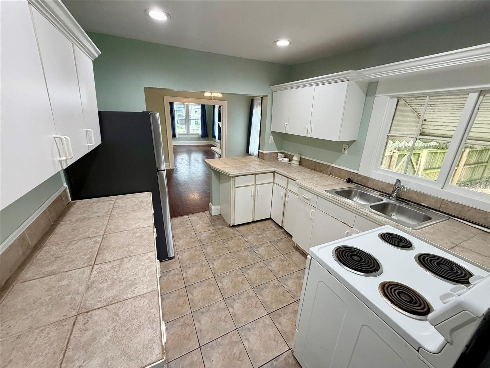 Single Family Residence at 521 YOUNG PL, LAKELAND, photo 31 of 47
