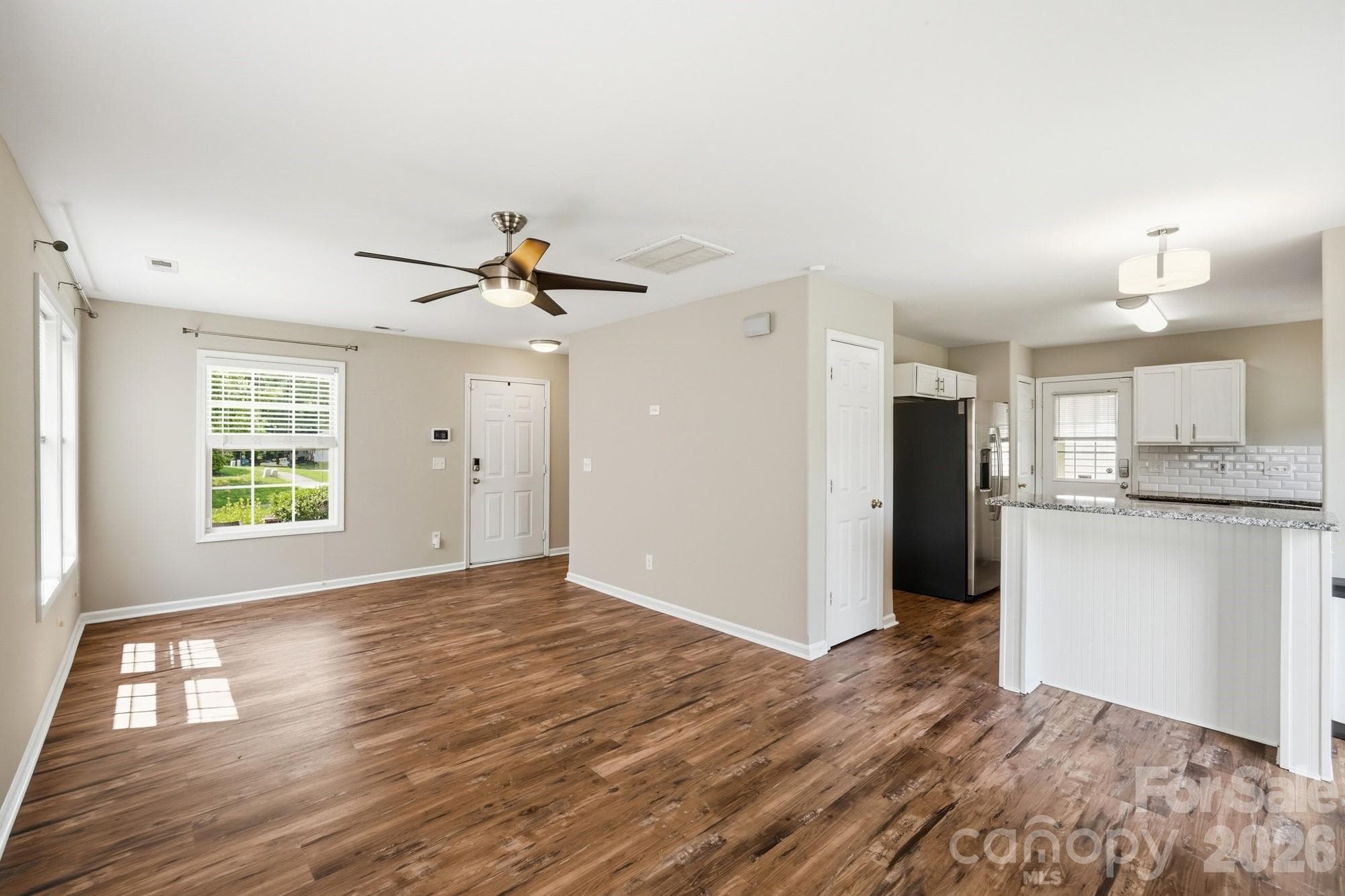 Single Family Residence at 2722 Meadow Knoll Drive, Charlotte, photo 4 of 21