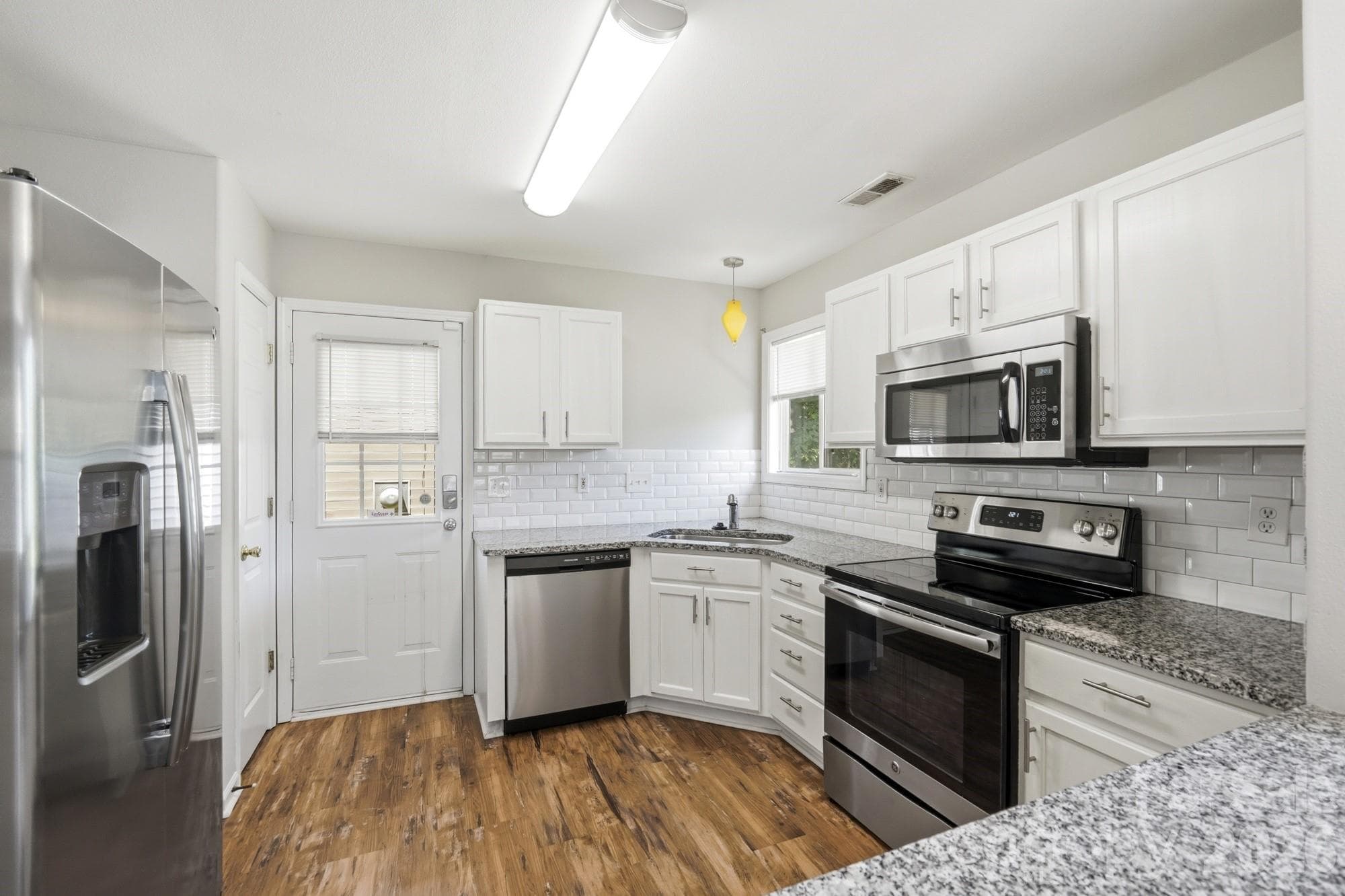 Single Family Residence at 2722 Meadow Knoll Drive, Charlotte, photo 5 of 21