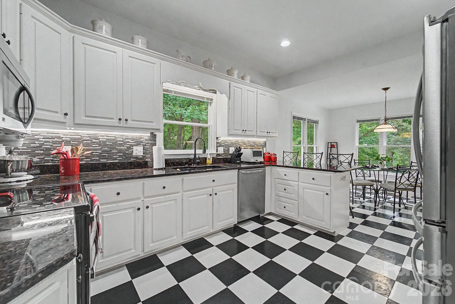 Single Family Residence at 48 Main Trace, Franklin, photo 5 of 20