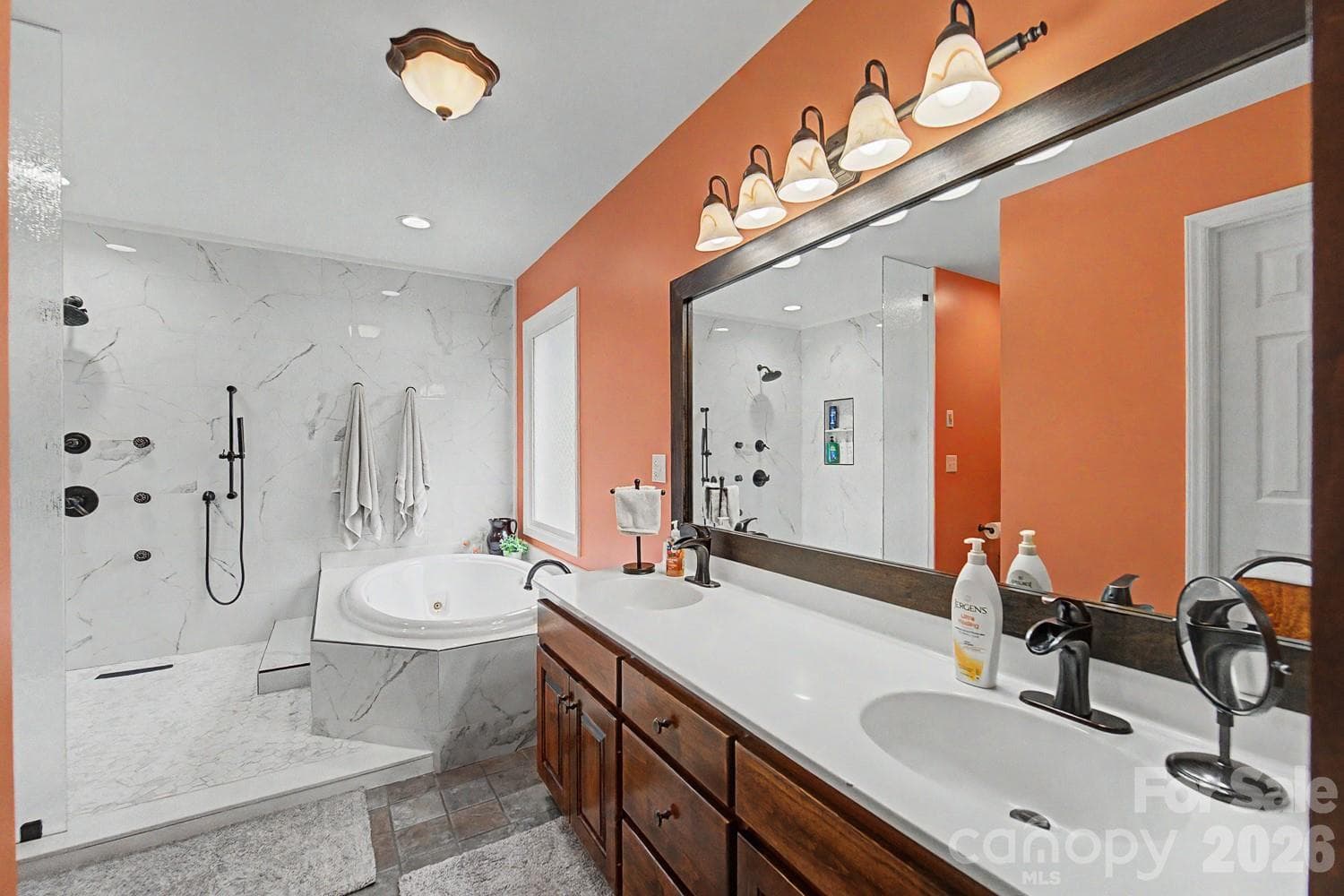 Primary en-suite - 48 Main Trace, Franklin