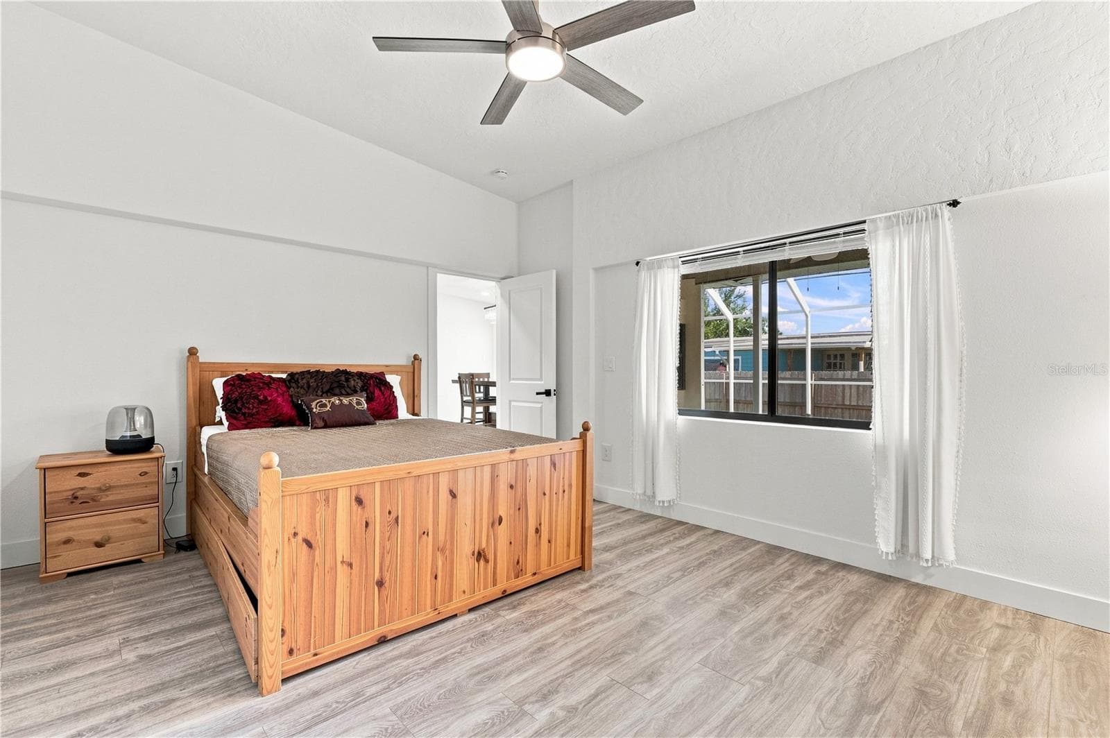 Single Family Residence at 21512 EDGEWATER DR, PORT CHARLOTTE, photo 14 of 37