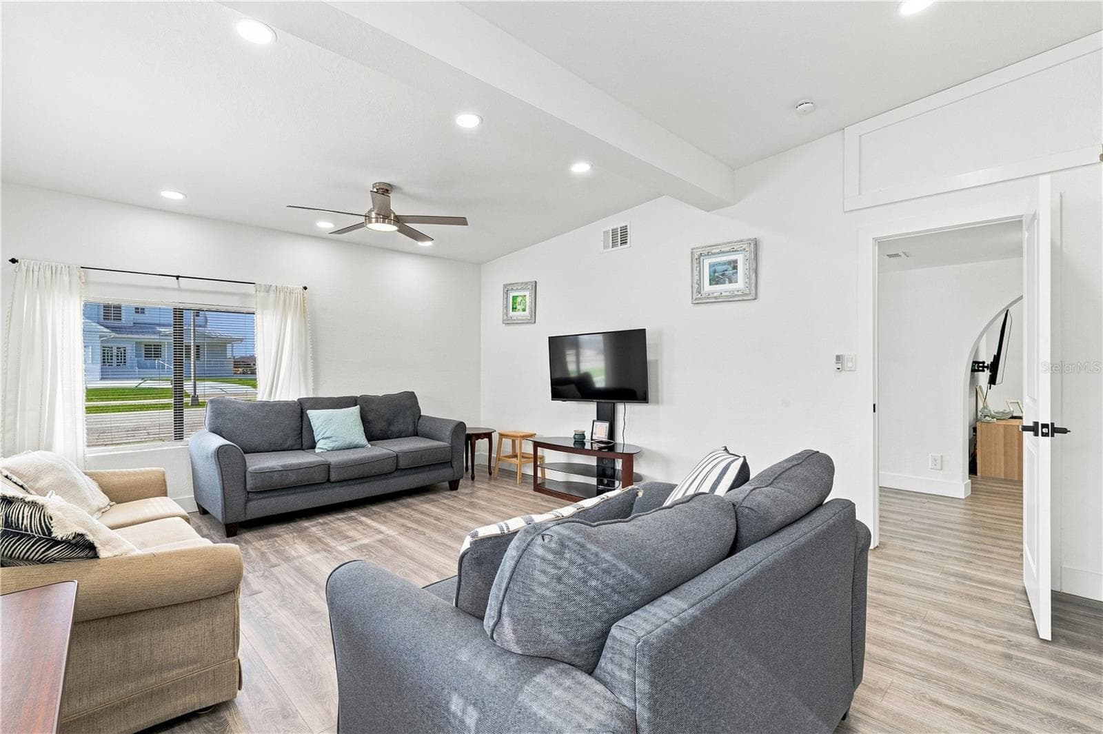 Single Family Residence at 21512 EDGEWATER DR, PORT CHARLOTTE, photo 26 of 37