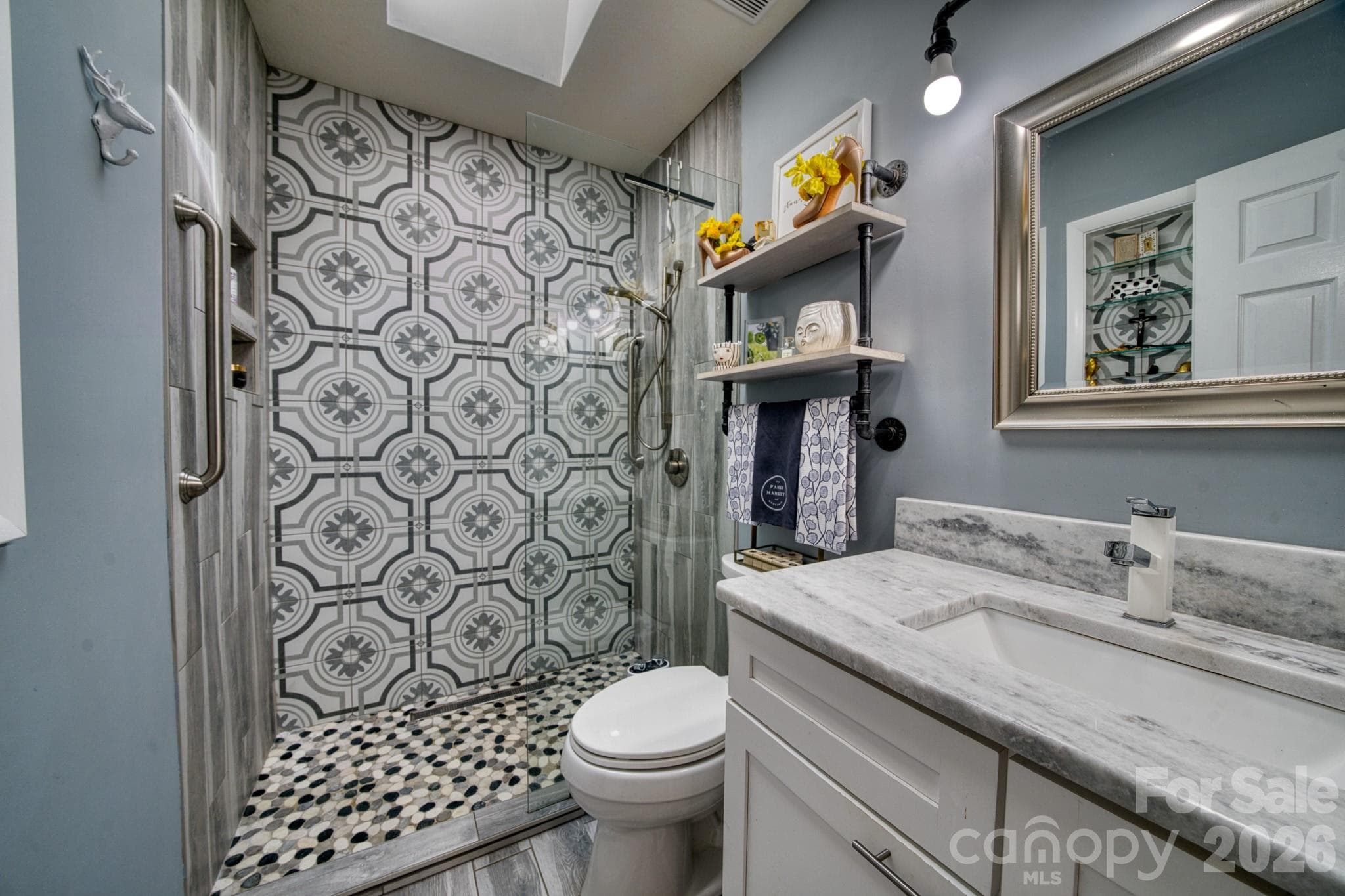 Condominium at 130 Exeter Court, Hendersonville, photo 15 of 41