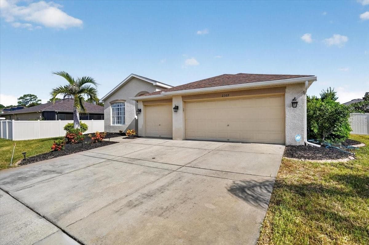 Single Family Residence at 2309 SWORDFISH AVE, HOLIDAY, photo 6 of 57