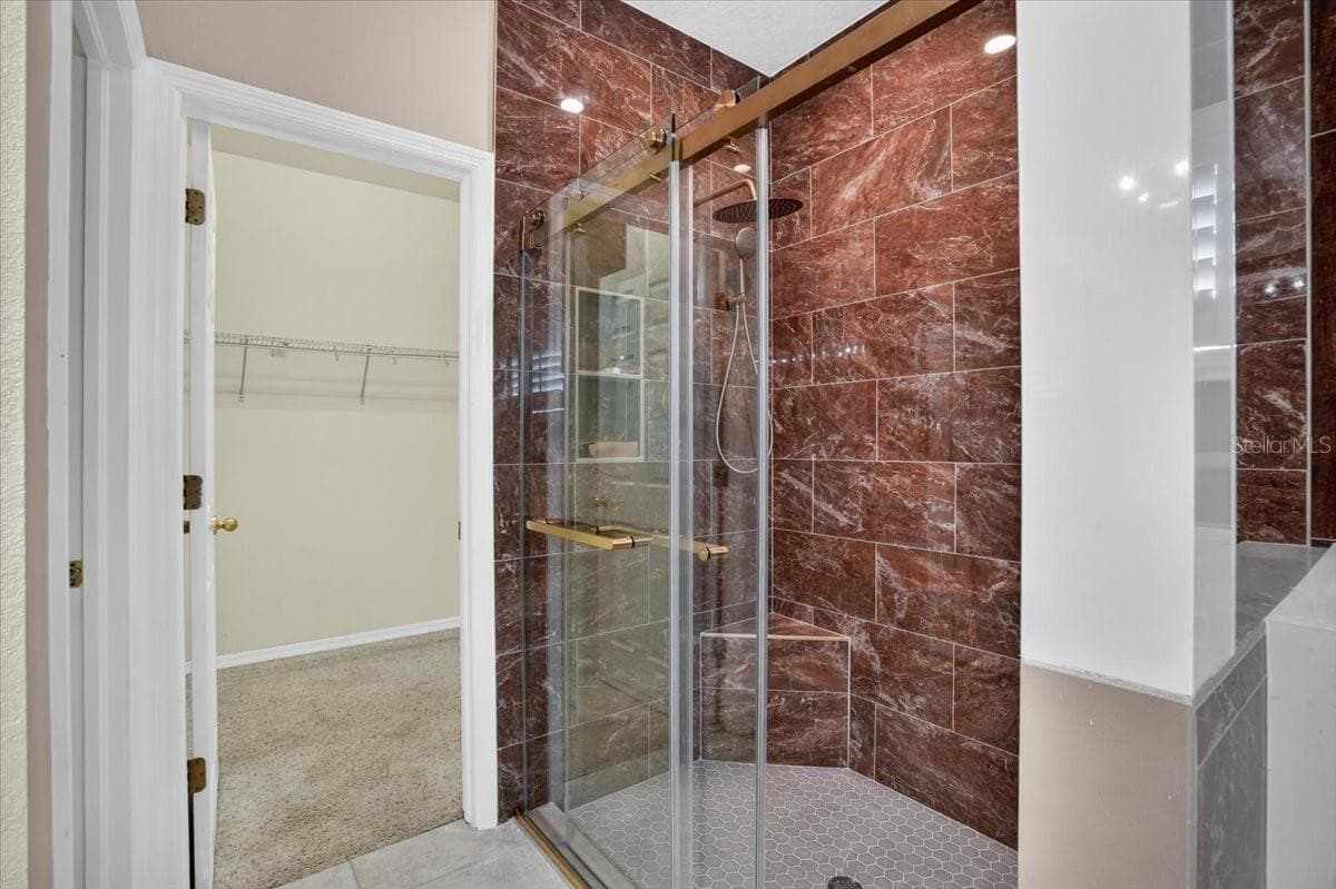 Master bathroom - 2309 SWORDFISH AVE, HOLIDAY