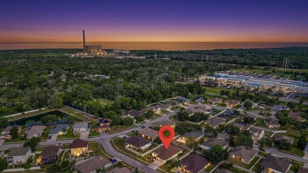 Twilight drone - 2309 SWORDFISH AVE, HOLIDAY