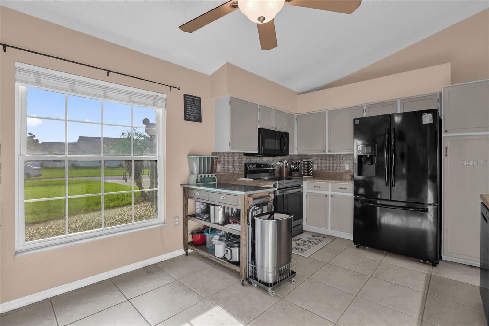 Single Family Residence at 418 GROVEPARK DR, DAVENPORT, photo 5 of 28