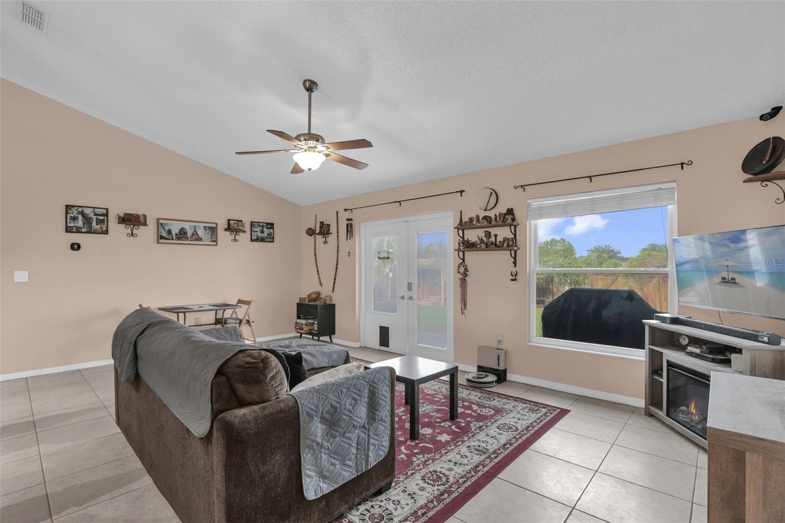 Single Family Residence at 418 GROVEPARK DR, DAVENPORT, photo 8 of 28