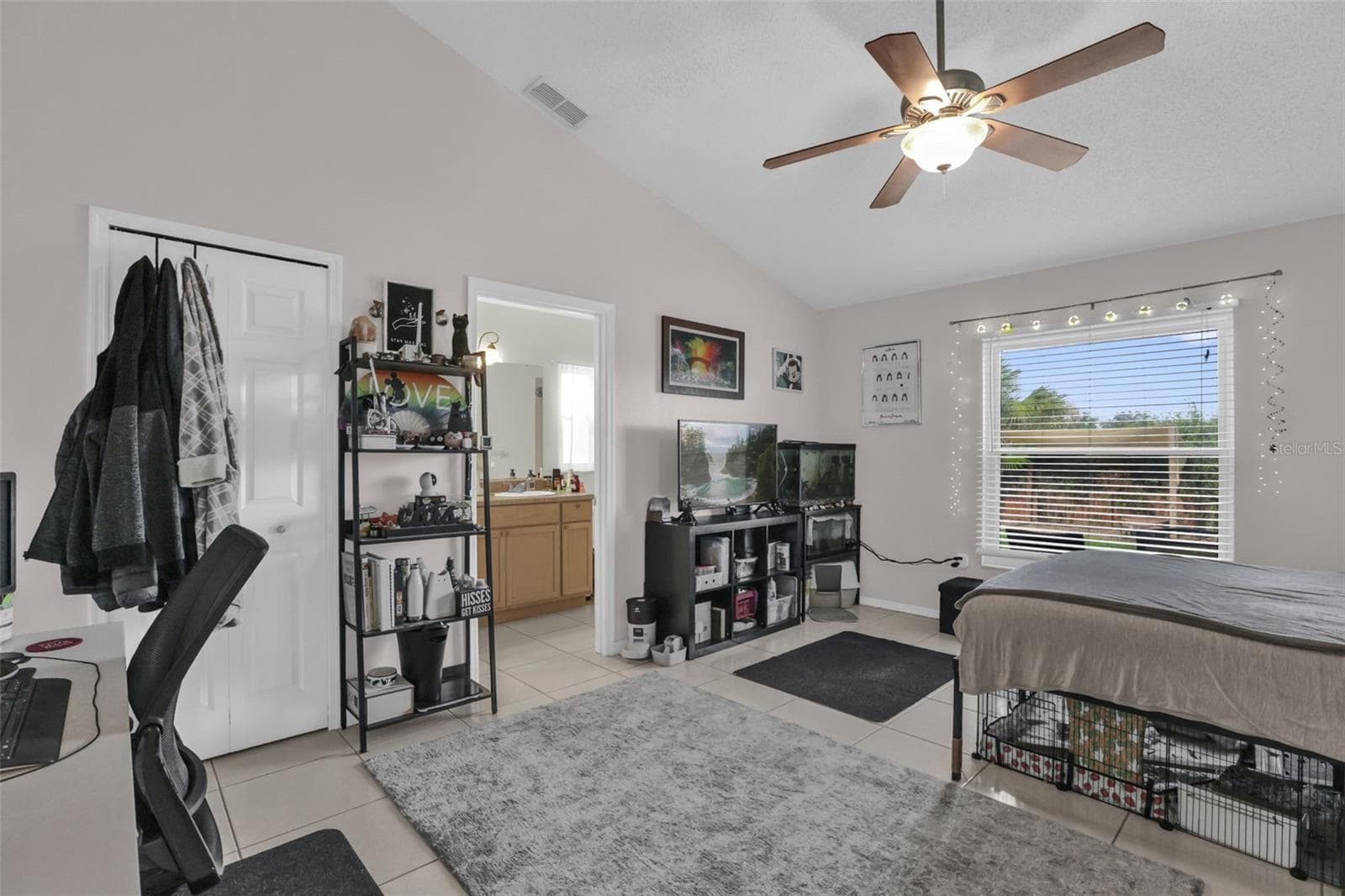 Single Family Residence at 418 GROVEPARK DR, DAVENPORT, photo 10 of 28