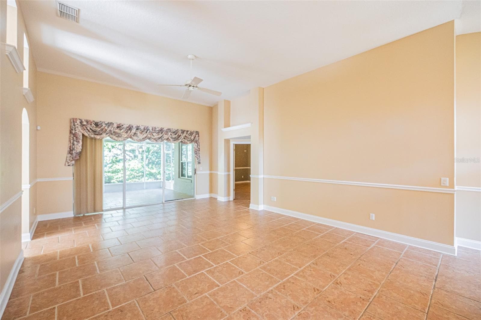Single Family Residence at 7004 PINE HOLLOW DR, MOUNT DORA, photo 10 of 77