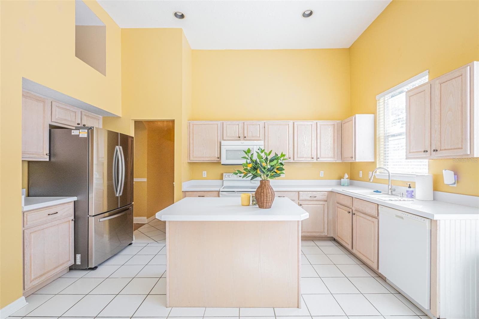 Single Family Residence at 7004 PINE HOLLOW DR, MOUNT DORA, photo 12 of 77