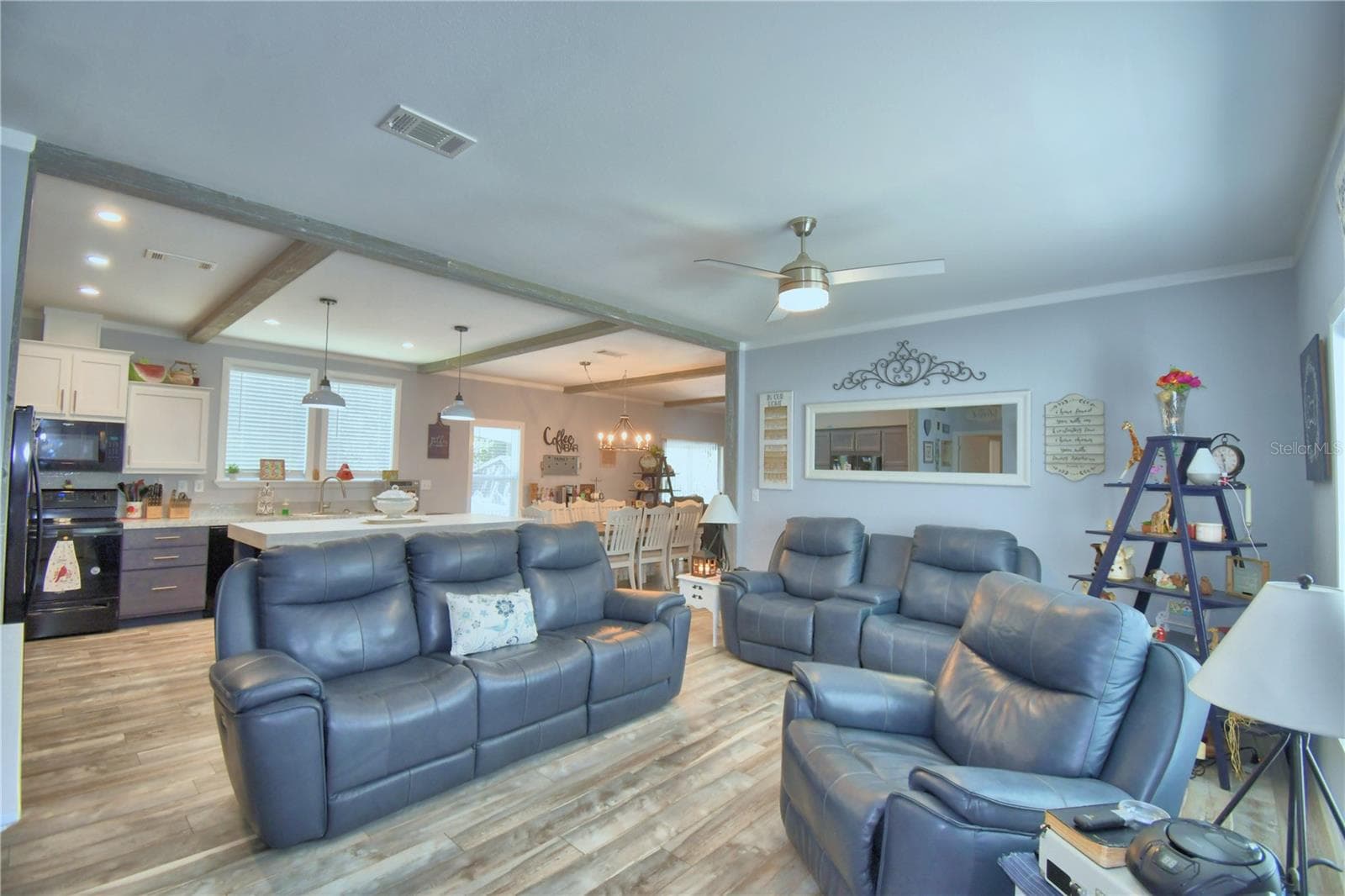 LIVING RM OPEN TO KITCHEN - 2497 US HIGHWAY 98 W, FROSTPROOF