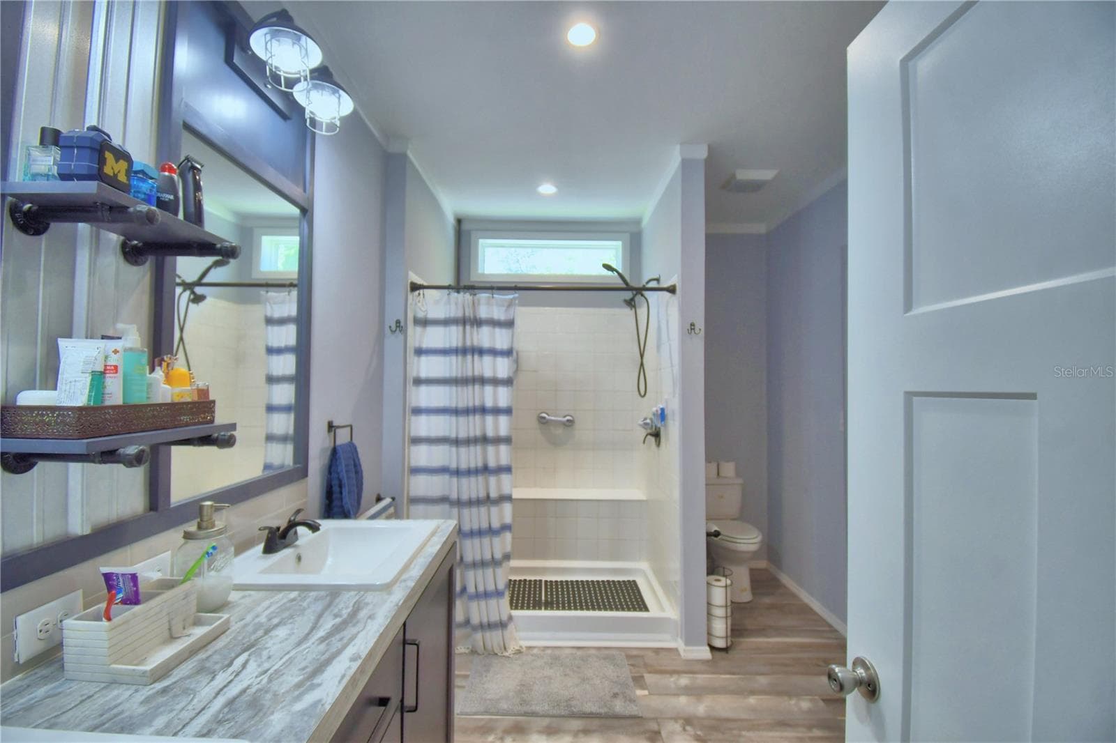 LARGE STEP IN SHOWER - 2497 US HIGHWAY 98 W, FROSTPROOF