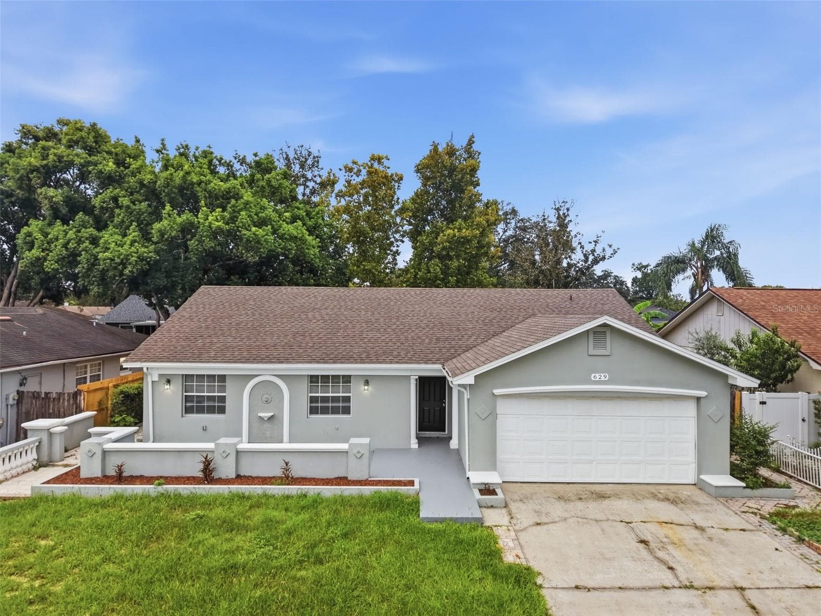 629 LA SALLE DR