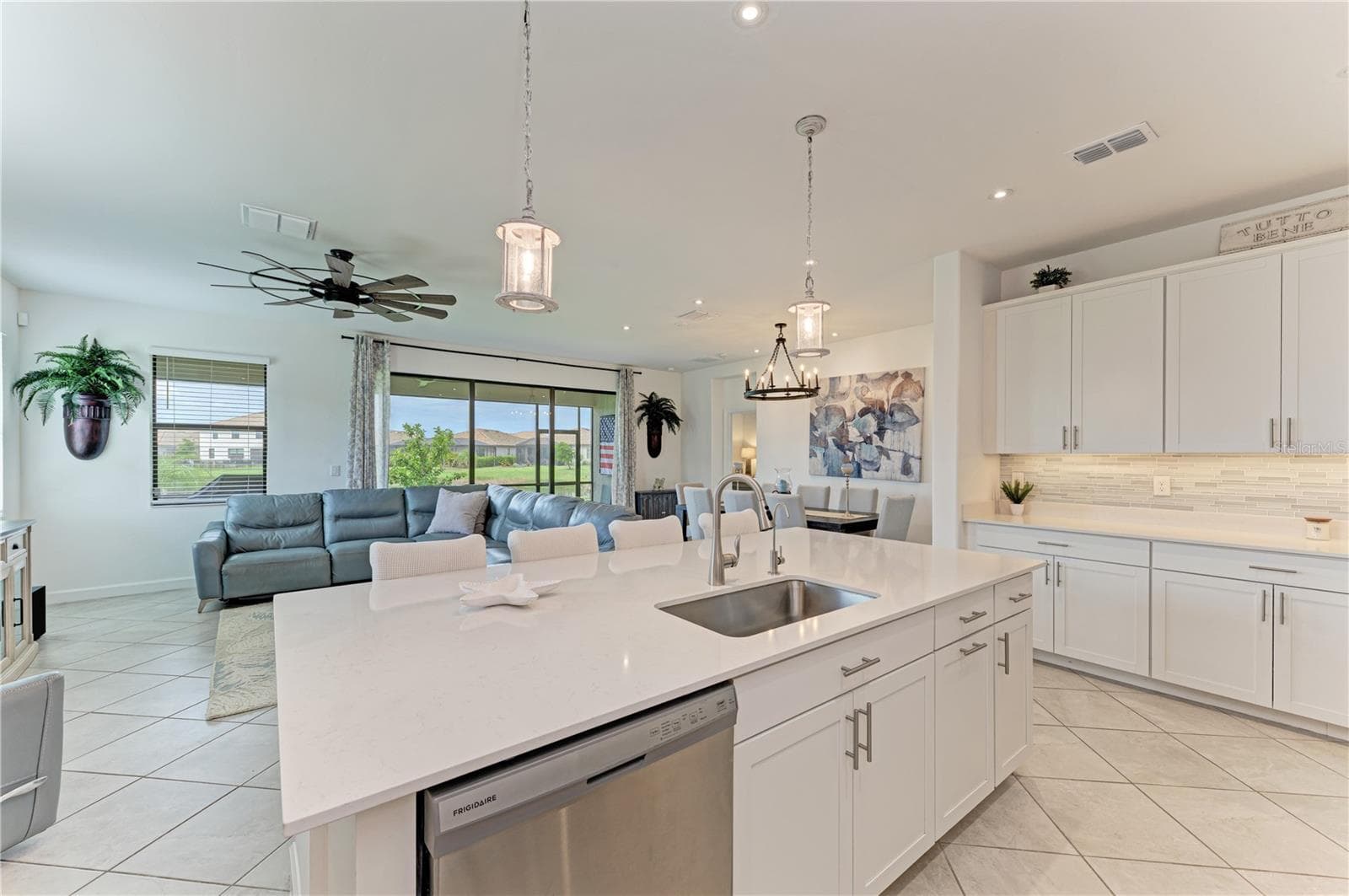 Single Family Residence at 5212 BLUE CRUSH ST, LAKEWOOD RANCH, photo 14 of 66