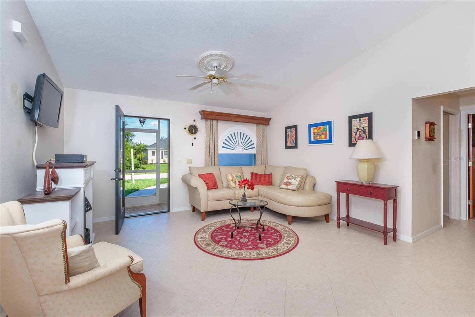 Comfortable living room - 9296 ARRID CIR, PORT CHARLOTTE