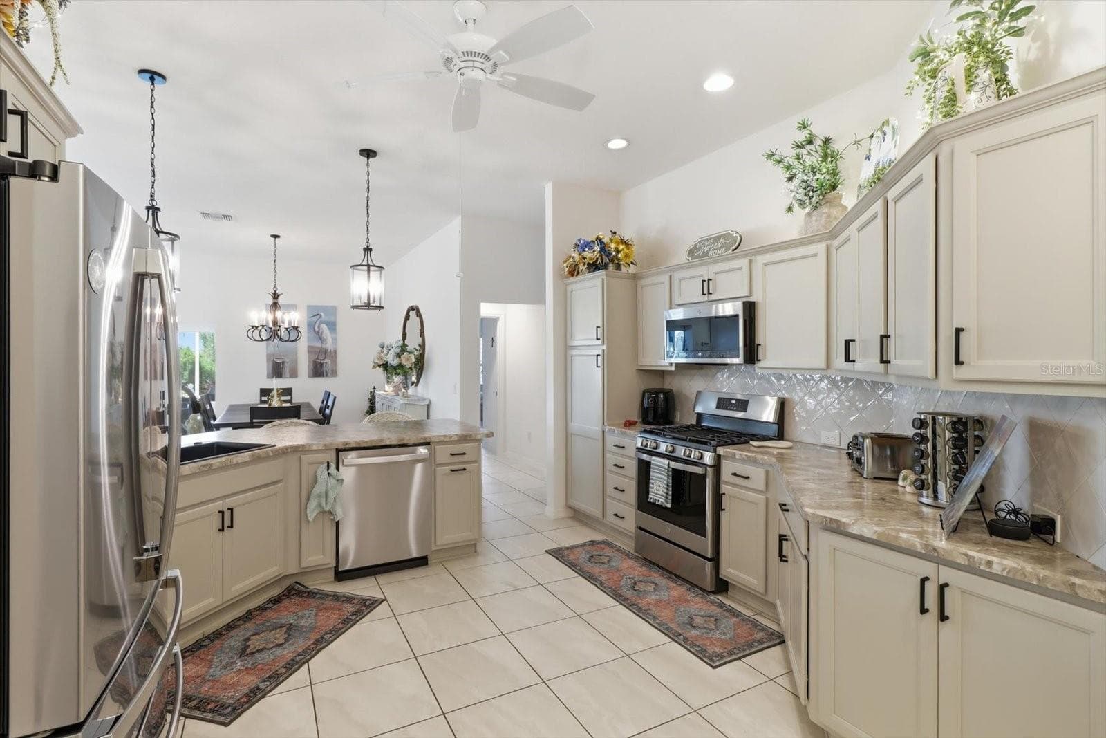 Single Family Residence at 7634 FRANK DIPIETRO DR DR, THE VILLAGES, photo 18 of 43