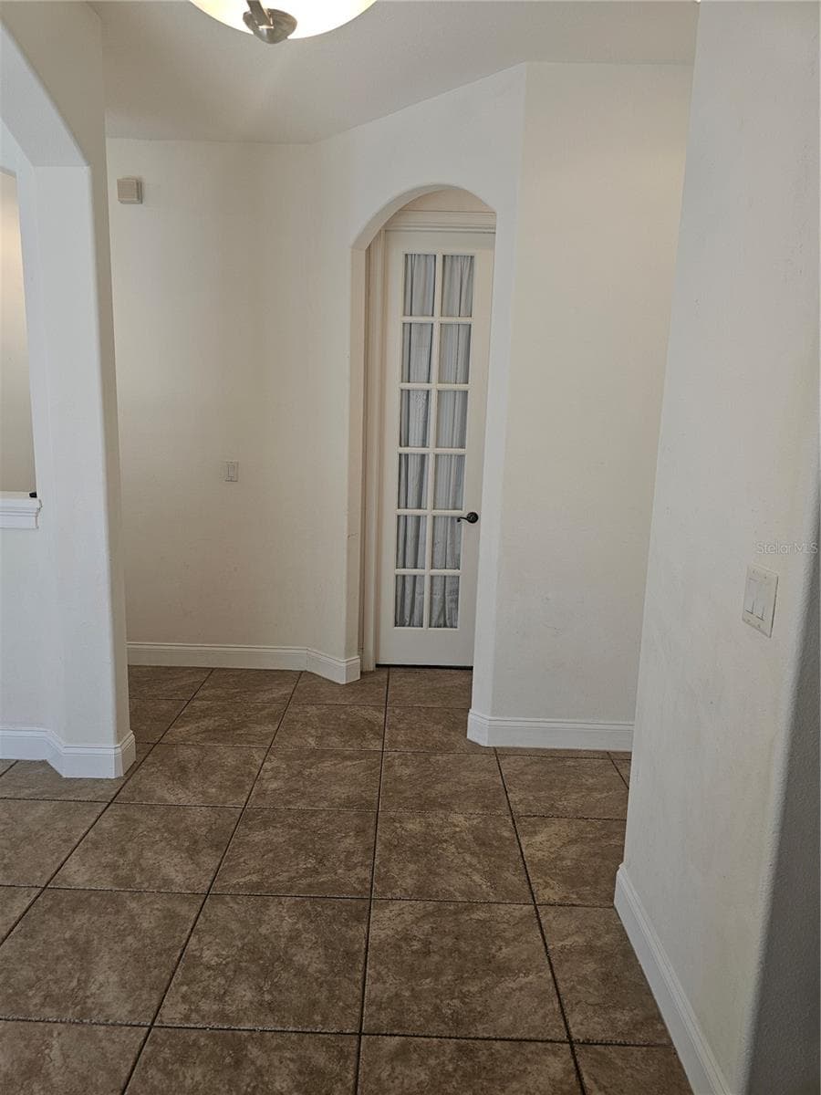 First view stepping into home - 33116 IRONGATE DR, LEESBURG