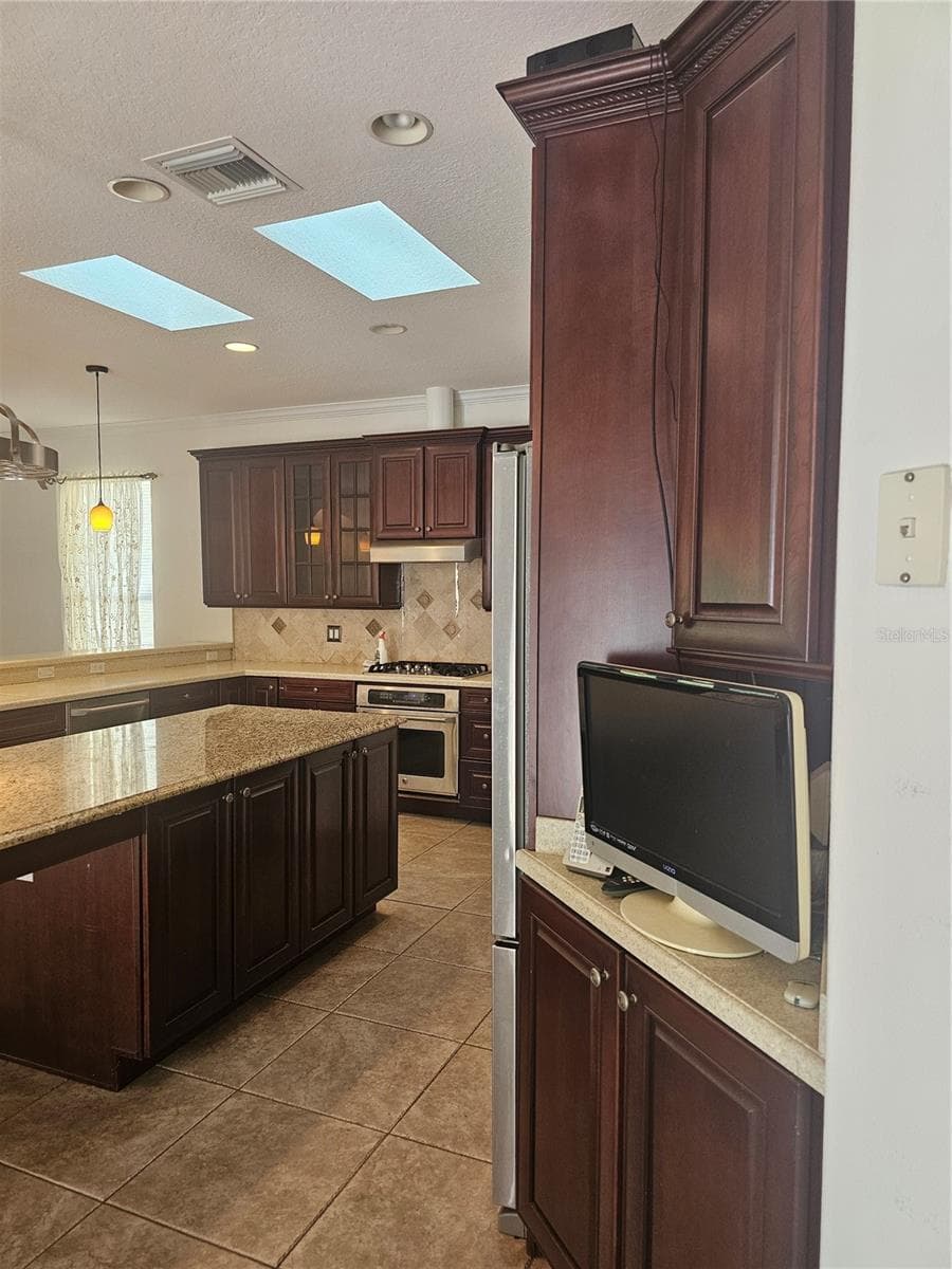Single Family Residence at 33116 IRONGATE DR, LEESBURG, photo 25 of 95