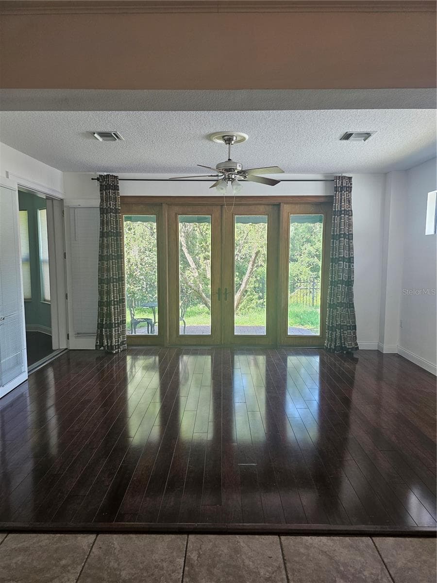 Single Family Residence at 33116 IRONGATE DR, LEESBURG, photo 40 of 95