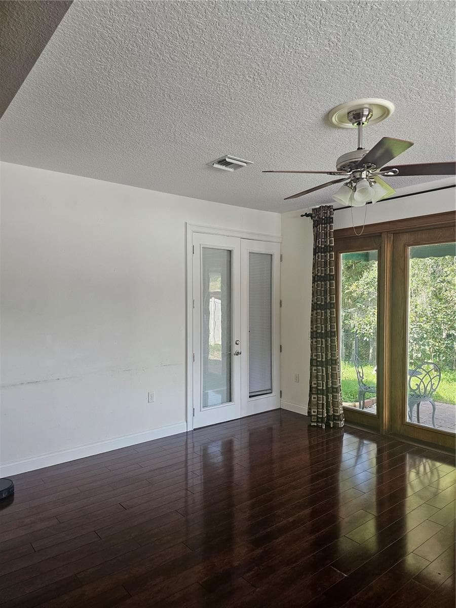 Single Family Residence at 33116 IRONGATE DR, LEESBURG, photo 41 of 95