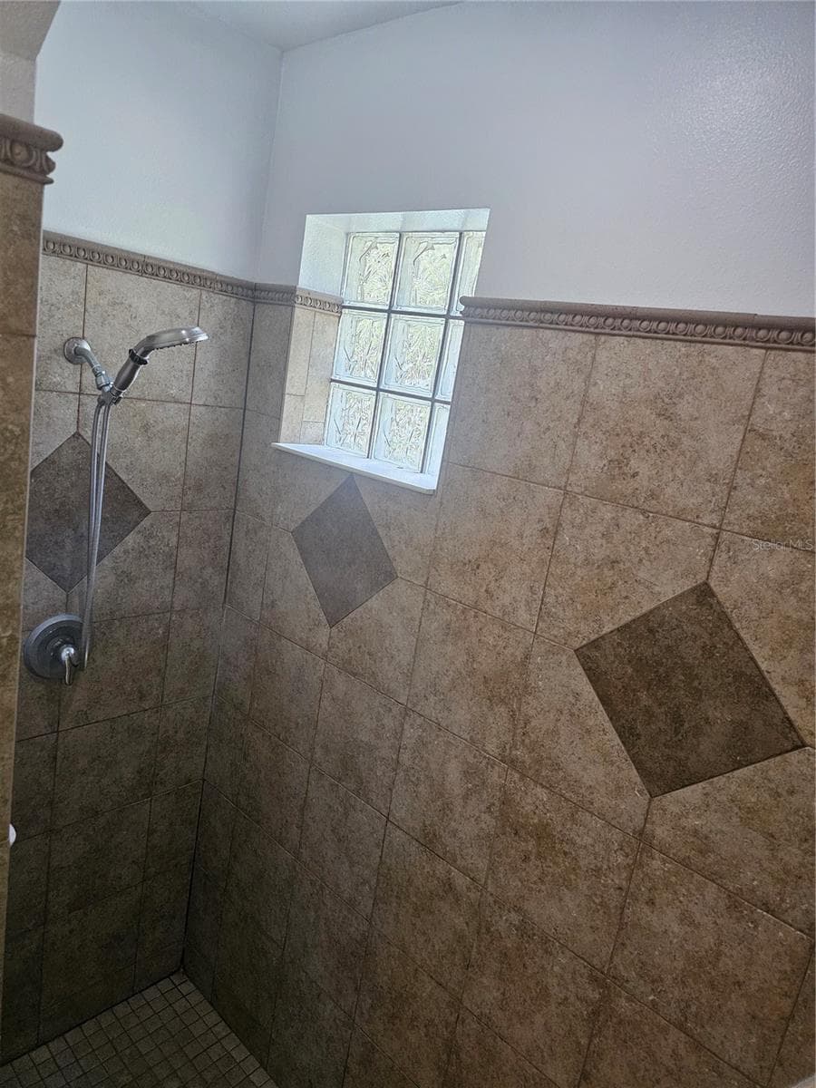 Single Family Residence at 33116 IRONGATE DR, LEESBURG, photo 60 of 95