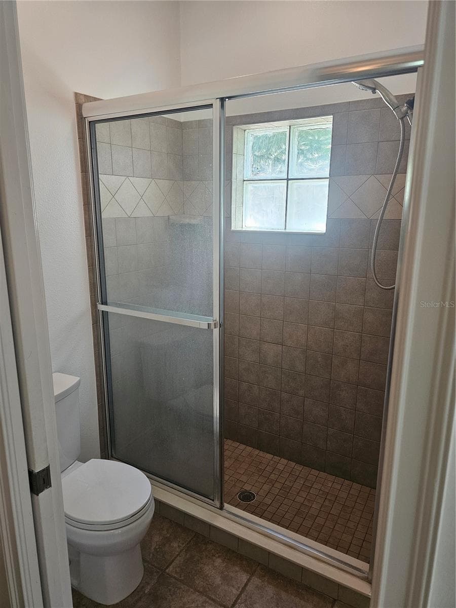 Third Bathroom - 33116 IRONGATE DR, LEESBURG
