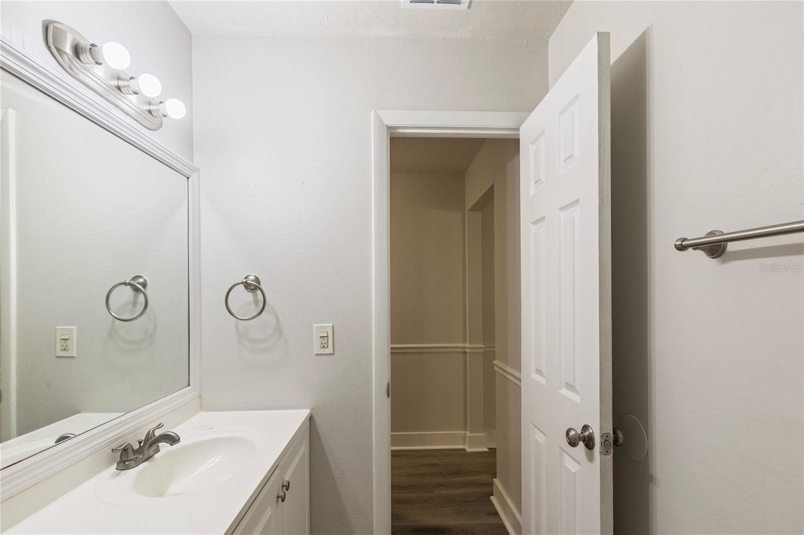 Single Family Residence at 4680 CRONIN DR, SARASOTA, photo 13 of 27