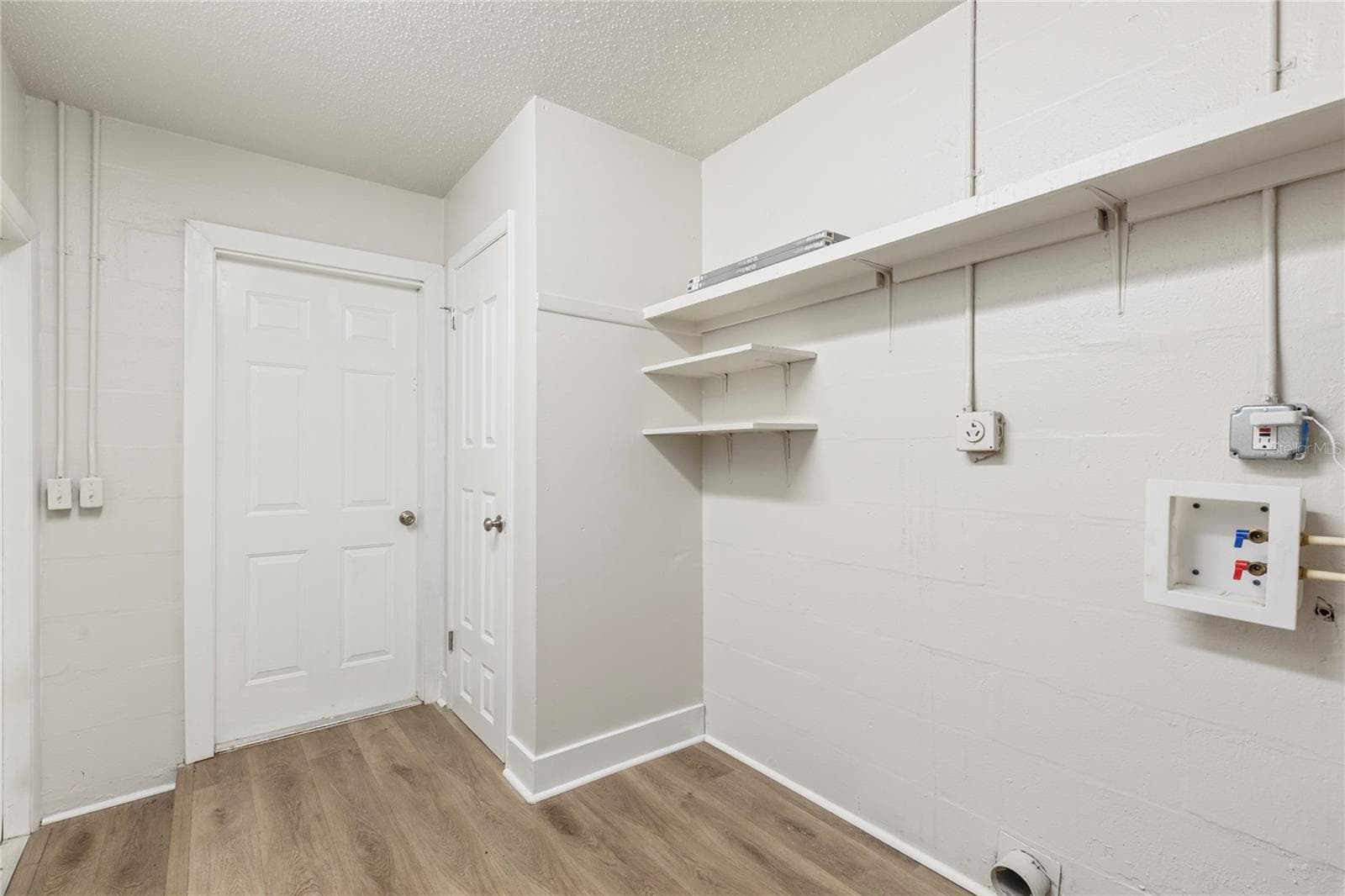 Single Family Residence at 4680 CRONIN DR, SARASOTA, photo 19 of 27