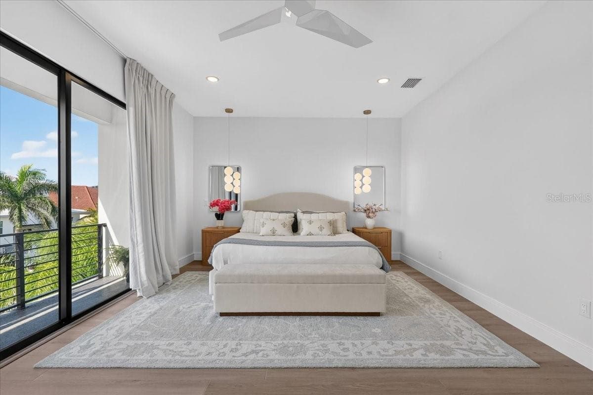Master bedrooom - 116 WIMBLEDON CT, REDINGTON SHORES