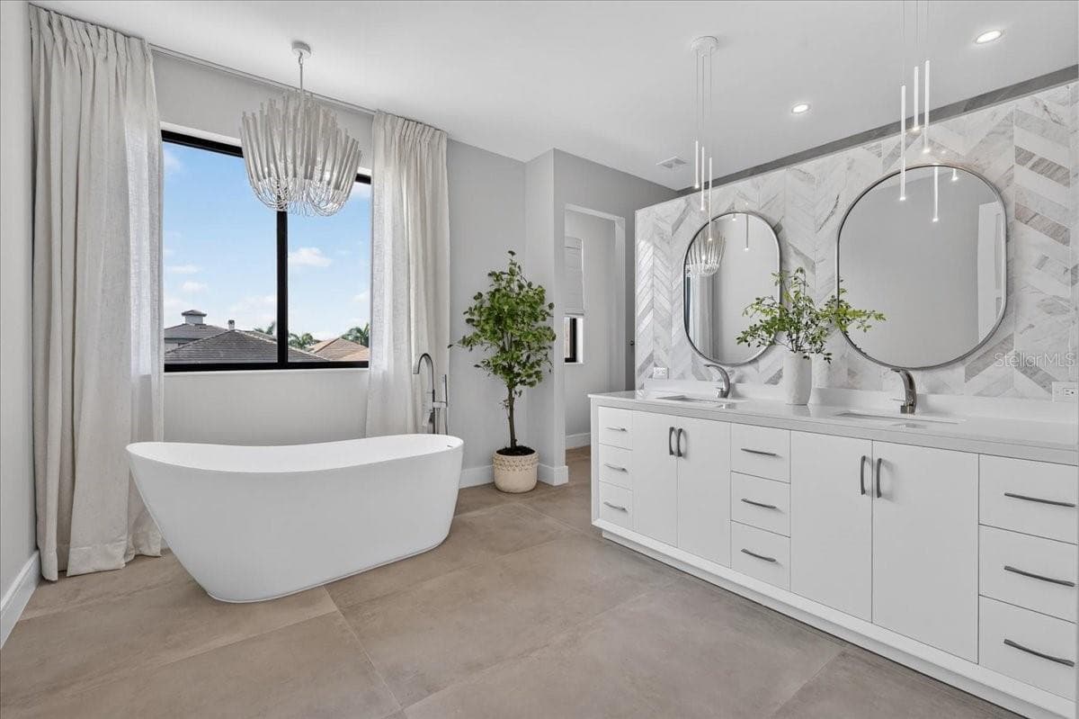 Master bathroom - 116 WIMBLEDON CT, REDINGTON SHORES