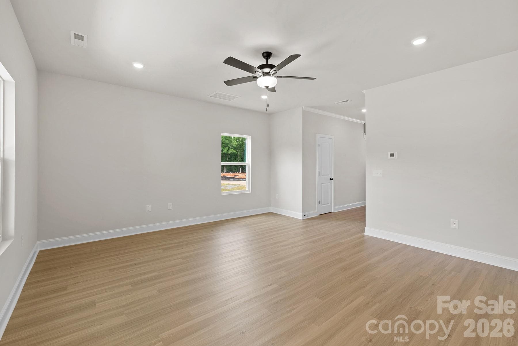 Single Family Residence at 3326 Yorkshire Drive, Gastonia, photo 3 of 18