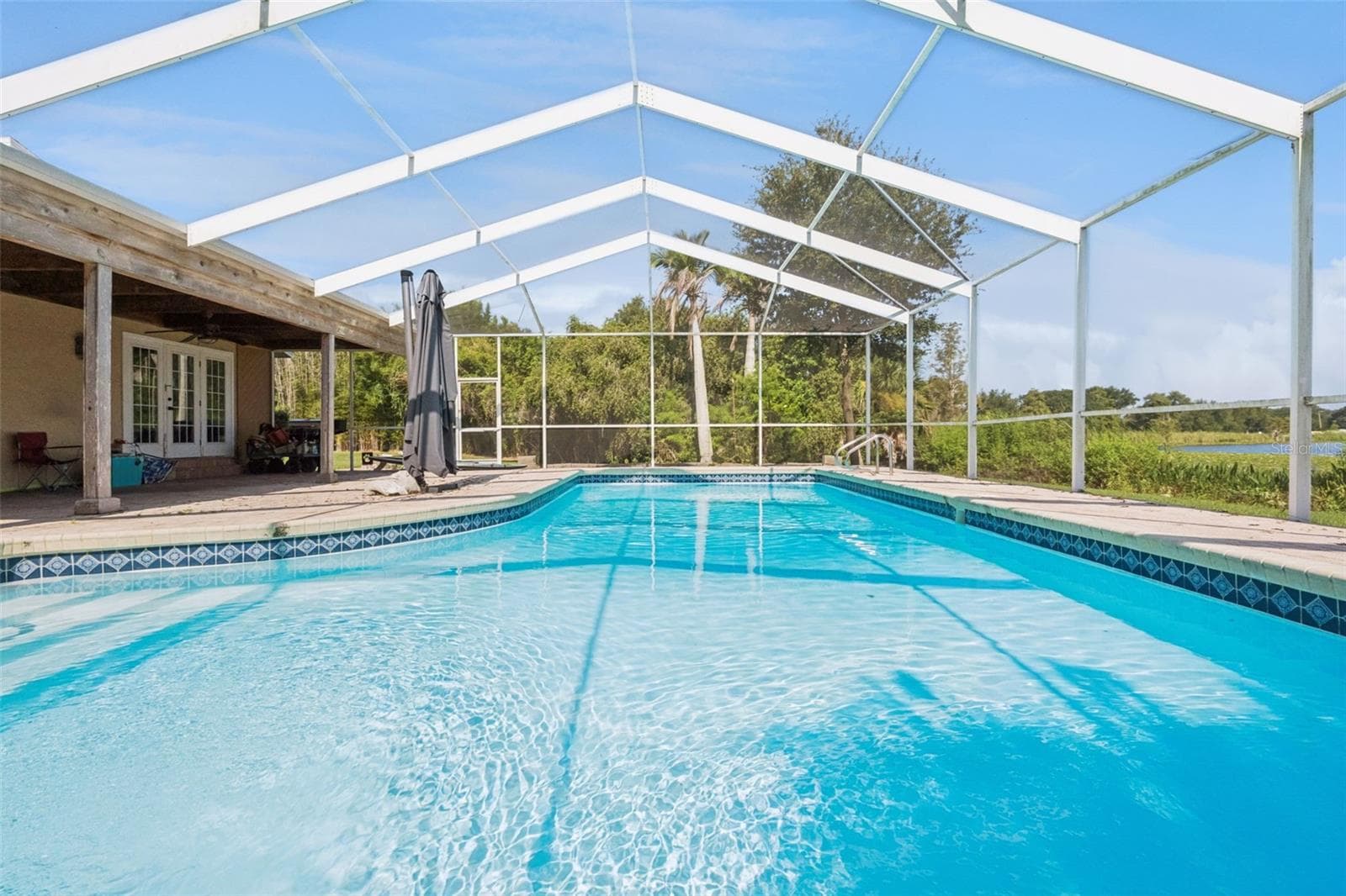 The perfect place to relax and spend time with friends and family! - 25 LAKEWOOD CSWY, WINTER HAVEN