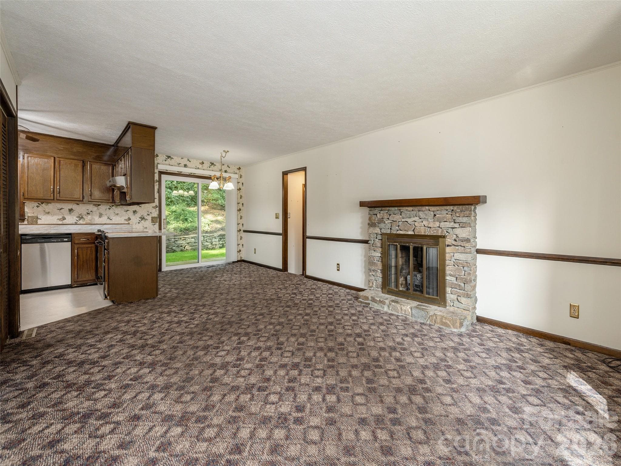 Single Family Residence at 211 Ginseng Lane, Hendersonville, photo 7 of 38